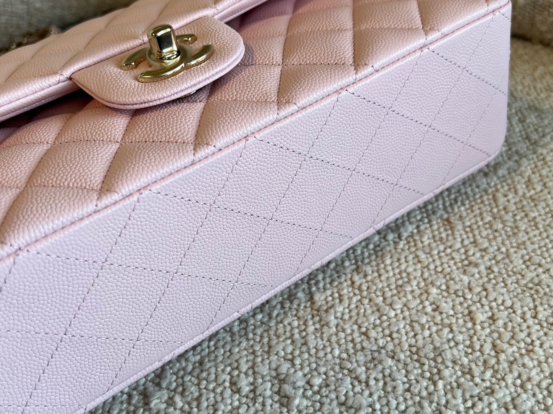 CHANEL Handbag 22S Light Pink Caviar Quilted Classic Flap Medium LGHW - Redeluxe