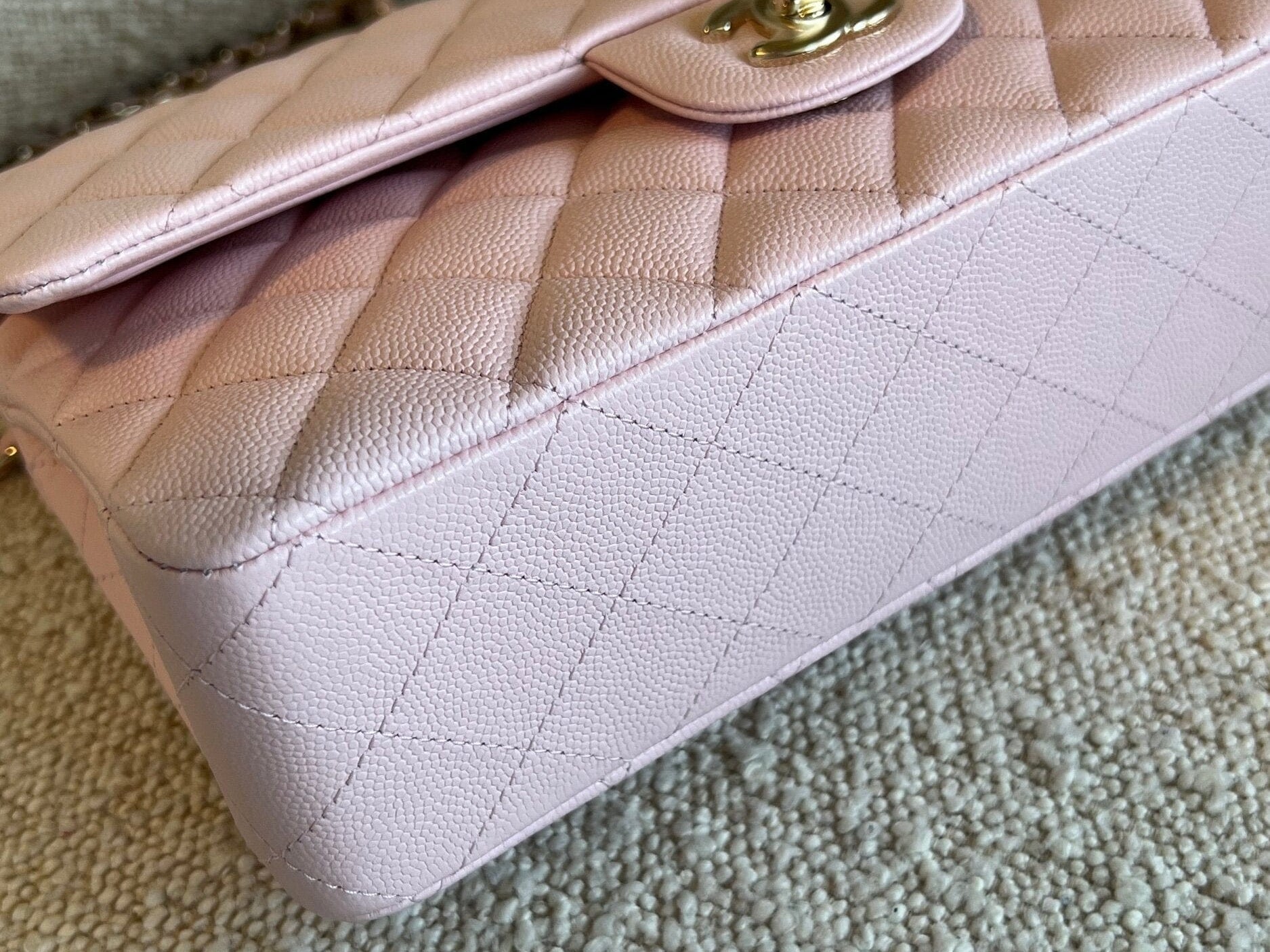 CHANEL Handbag 22S Light Pink Caviar Quilted Classic Flap Medium LGHW - Redeluxe