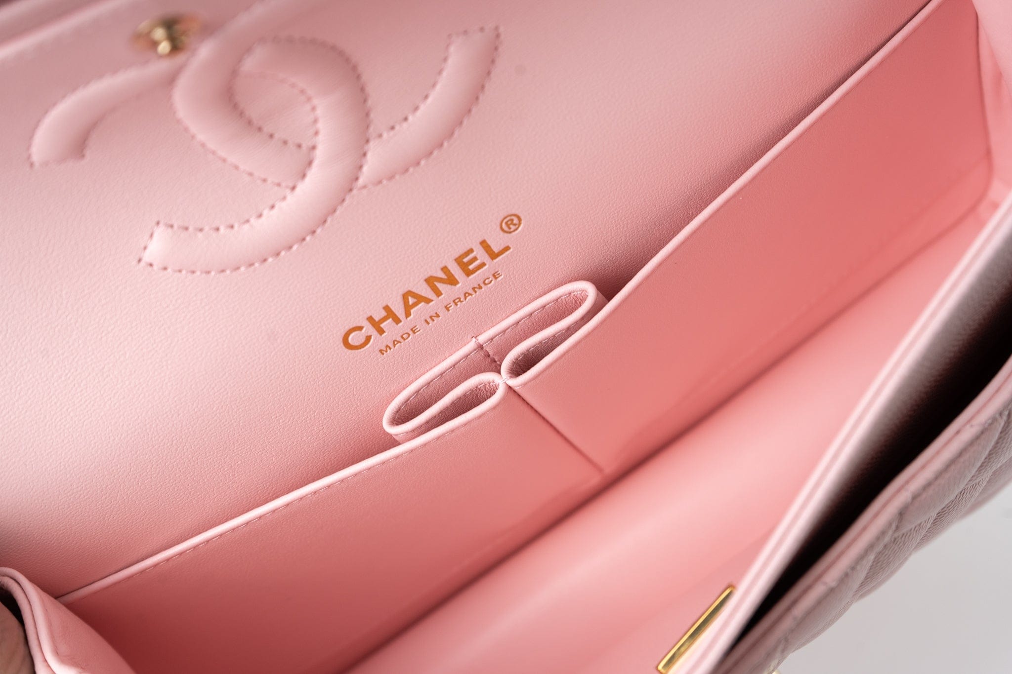 CHANEL Handbag 22S Light Pink Caviar Quilted Classic Flap Medium LGHW - Redeluxe