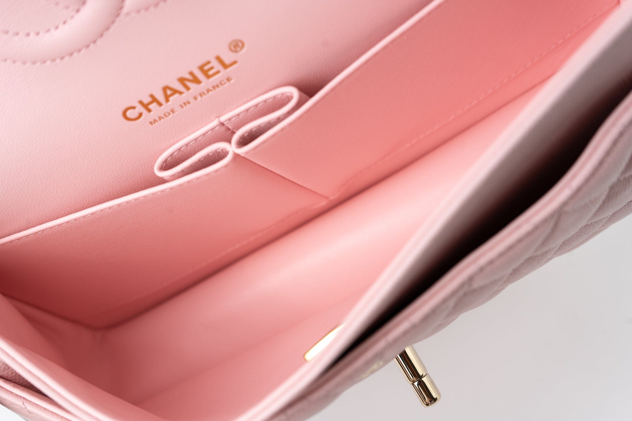 CHANEL Handbag 22S Light Pink Caviar Quilted Classic Flap Medium LGHW - Redeluxe