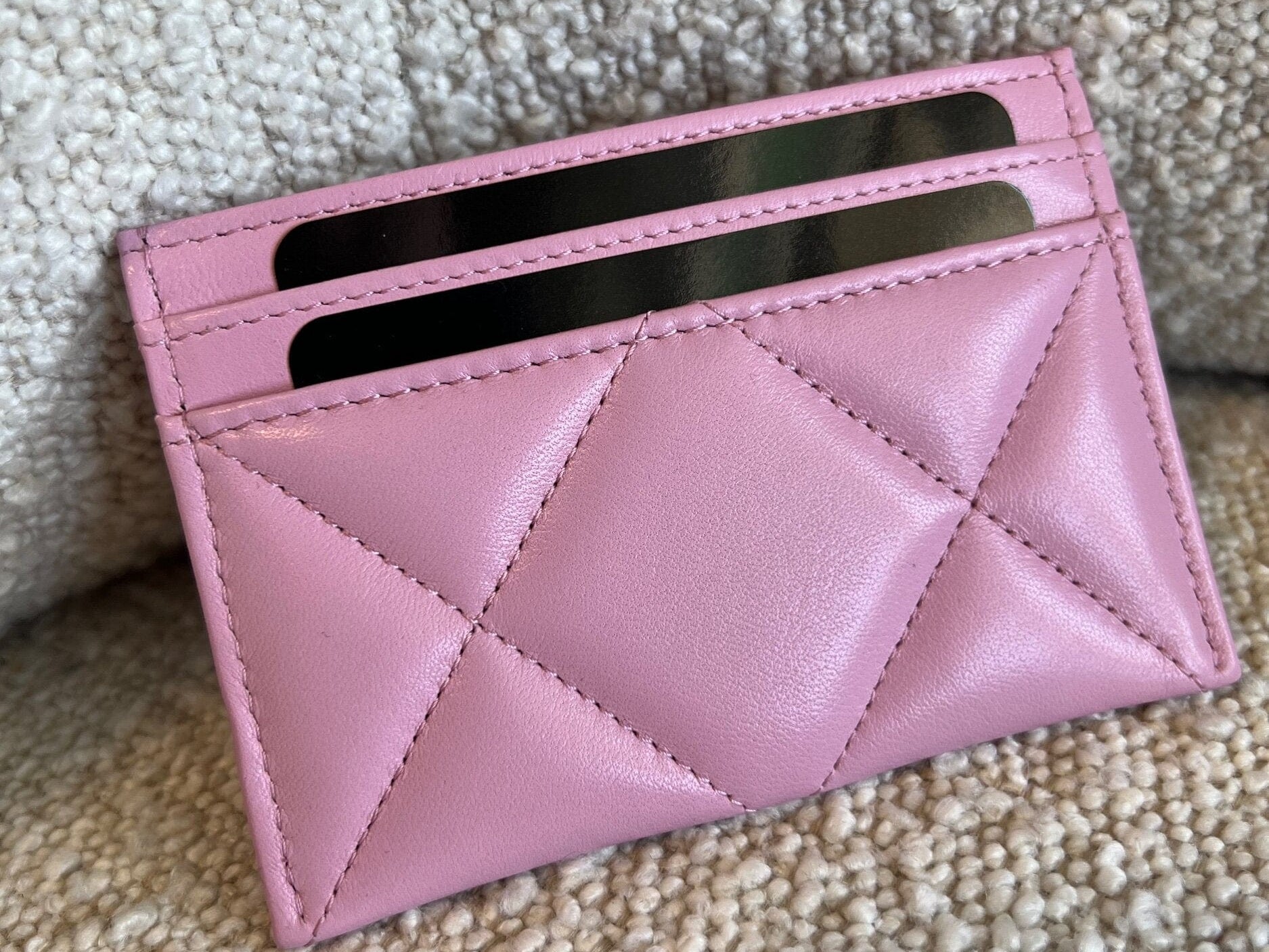 CHANEL Handbag 22S Pink 19 Flap Card Holder - Redeluxe