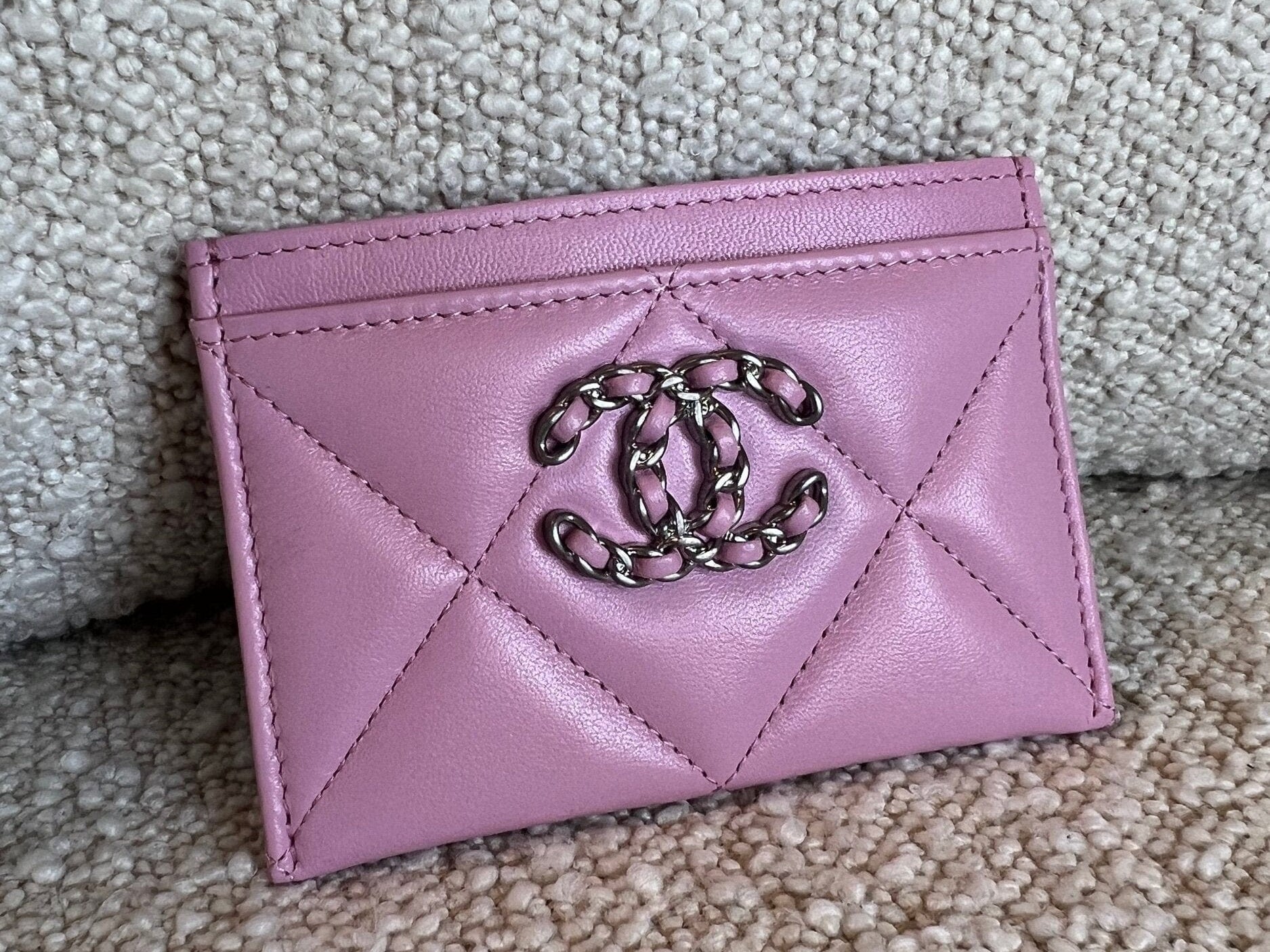 CHANEL Handbag 22S Pink 19 Flap Card Holder - Redeluxe