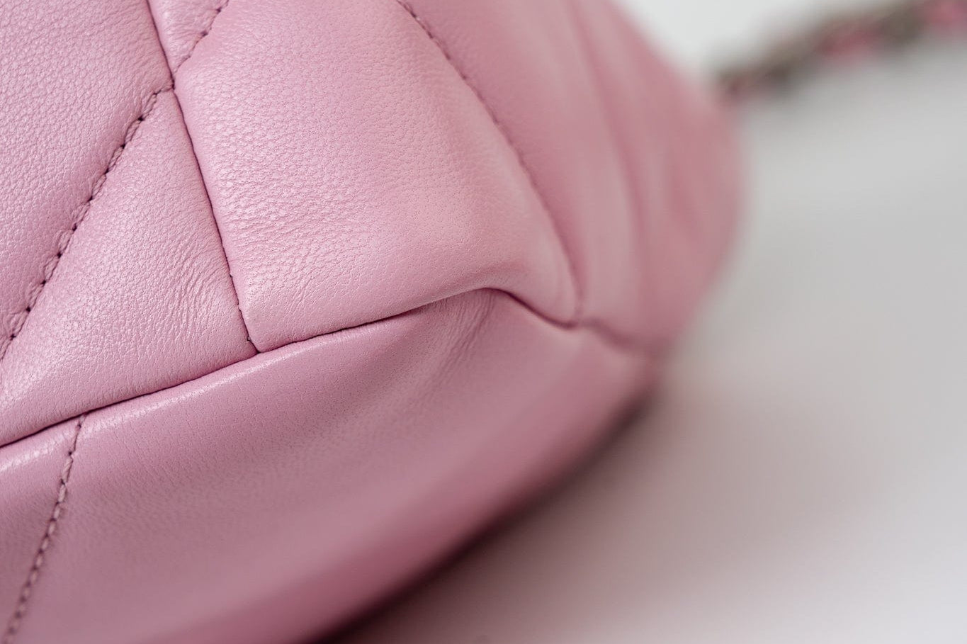 CHANEL Handbag 22S Pink Lambskin Quilted 19 Small Reverse Mixed Hardware - Redeluxe
