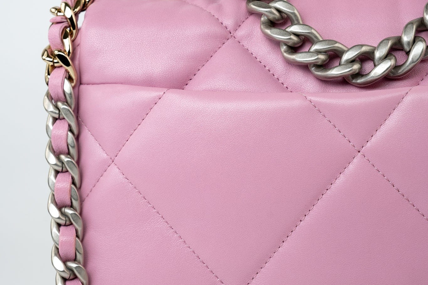 CHANEL Handbag 22S Pink Lambskin Quilted 19 Small Reverse Mixed Hardware - Redeluxe