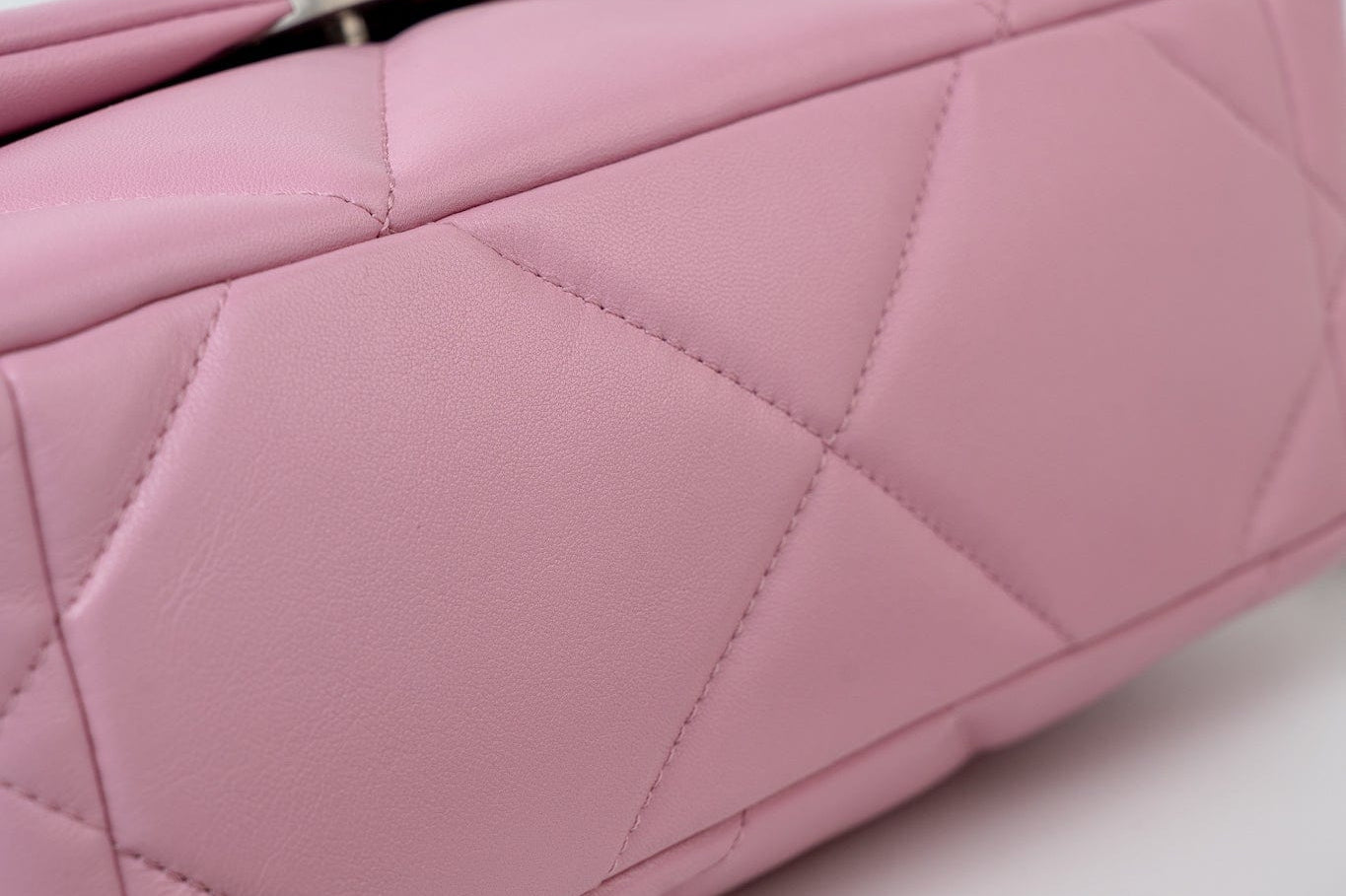 CHANEL Handbag 22S Pink Lambskin Quilted 19 Small Reverse Mixed Hardware - Redeluxe