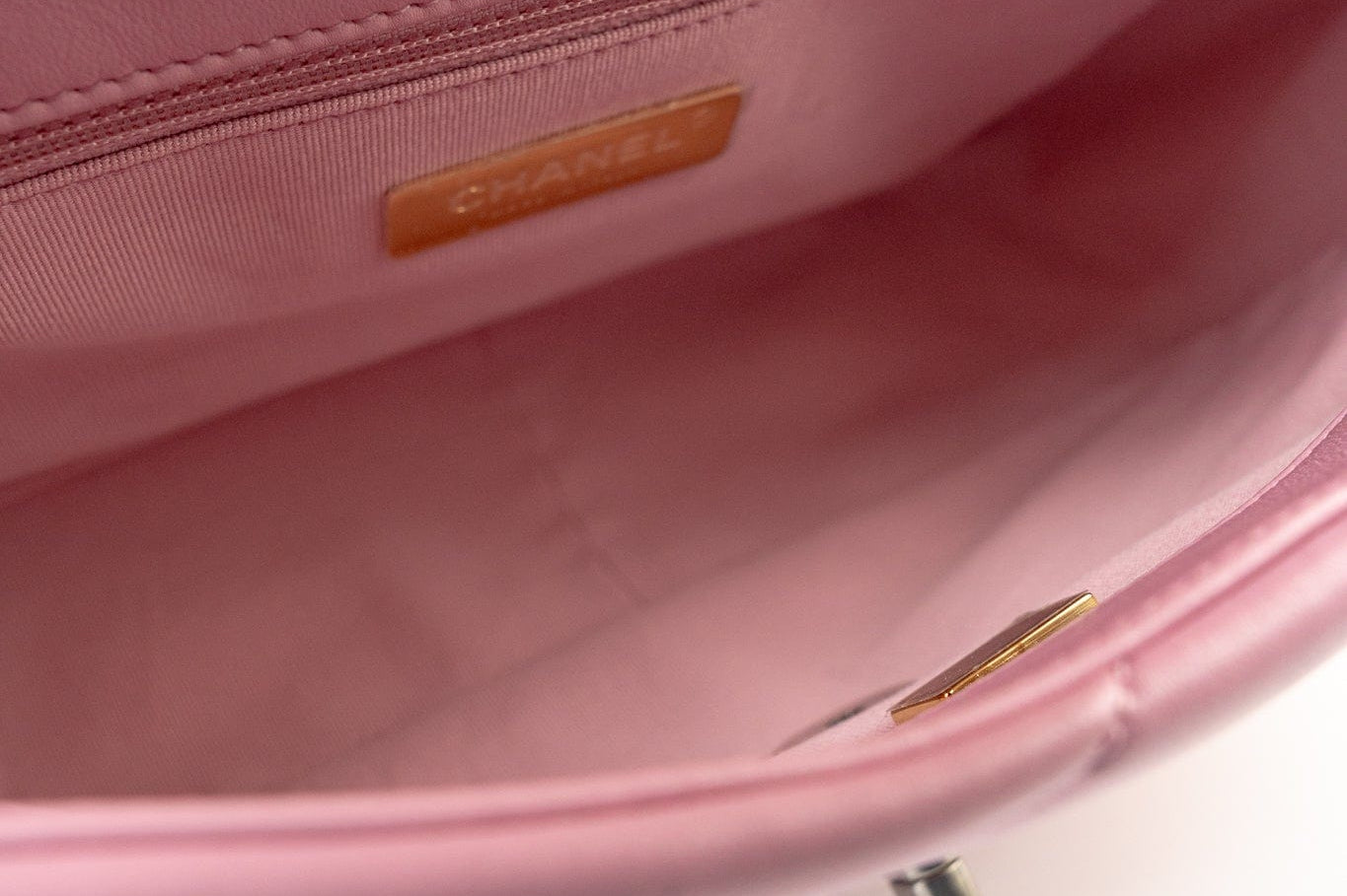 CHANEL Handbag 22S Pink Lambskin Quilted 19 Small Reverse Mixed Hardware - Redeluxe