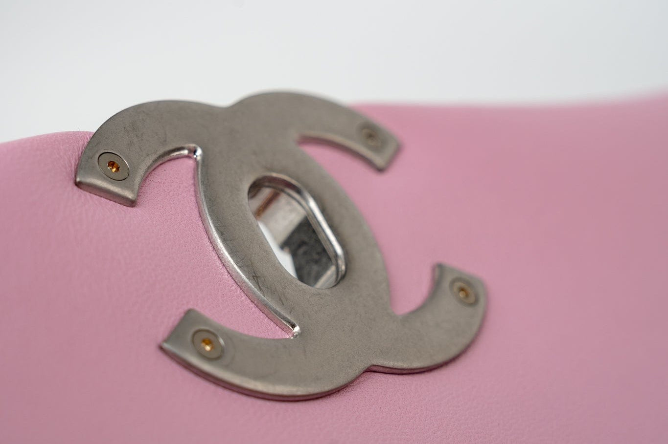 CHANEL Handbag 22S Pink Lambskin Quilted 19 Small Reverse Mixed Hardware - Redeluxe