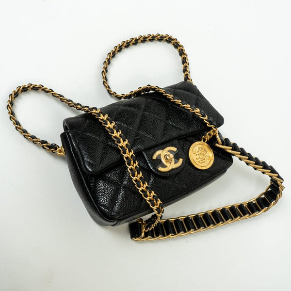 Exclusive CHANEL 21A Black Caviar Quilted Mini Medallion | SALE