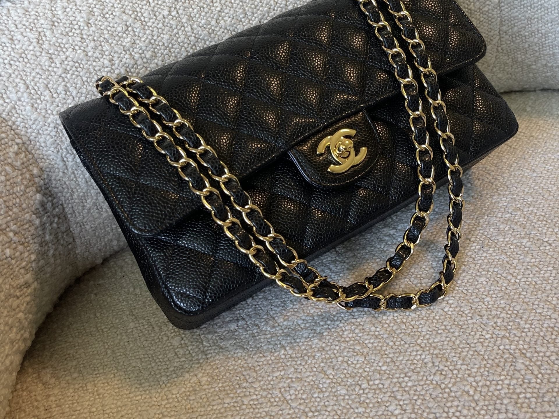 CHANEL Handbag Black Caviar Quilted Classic Flap Medium LGHW - Redeluxe