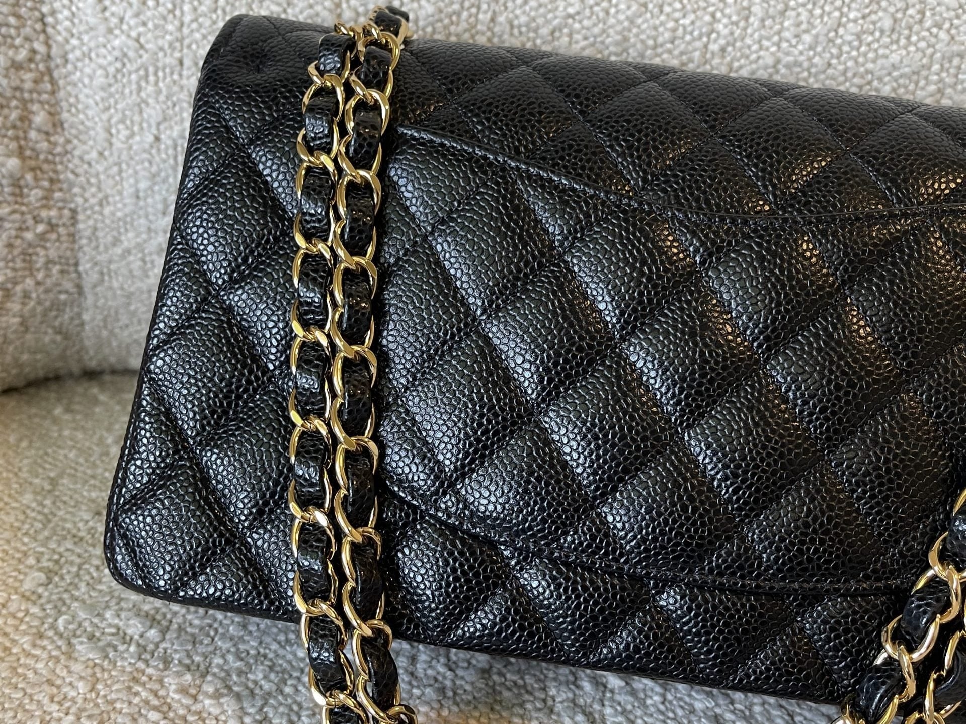 CHANEL Handbag Black Caviar Quilted Classic Flap Medium LGHW - Redeluxe