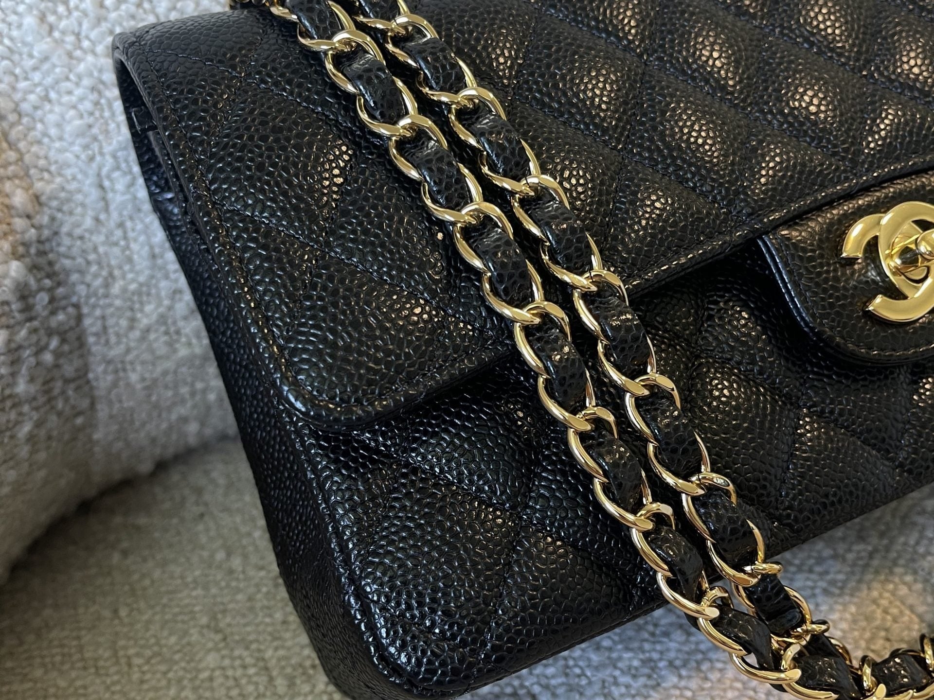 CHANEL Handbag Black Caviar Quilted Classic Flap Medium LGHW - Redeluxe