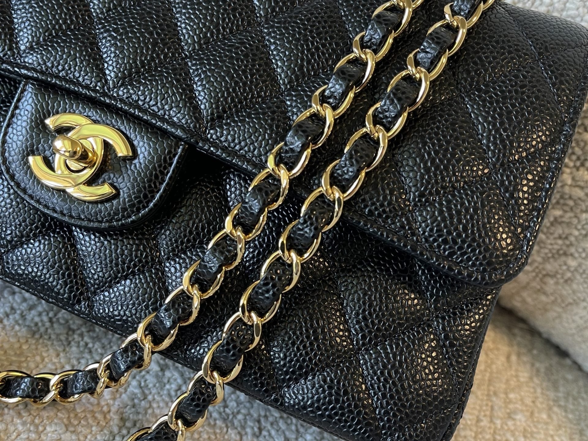 CHANEL Handbag Black Caviar Quilted Classic Flap Medium LGHW - Redeluxe