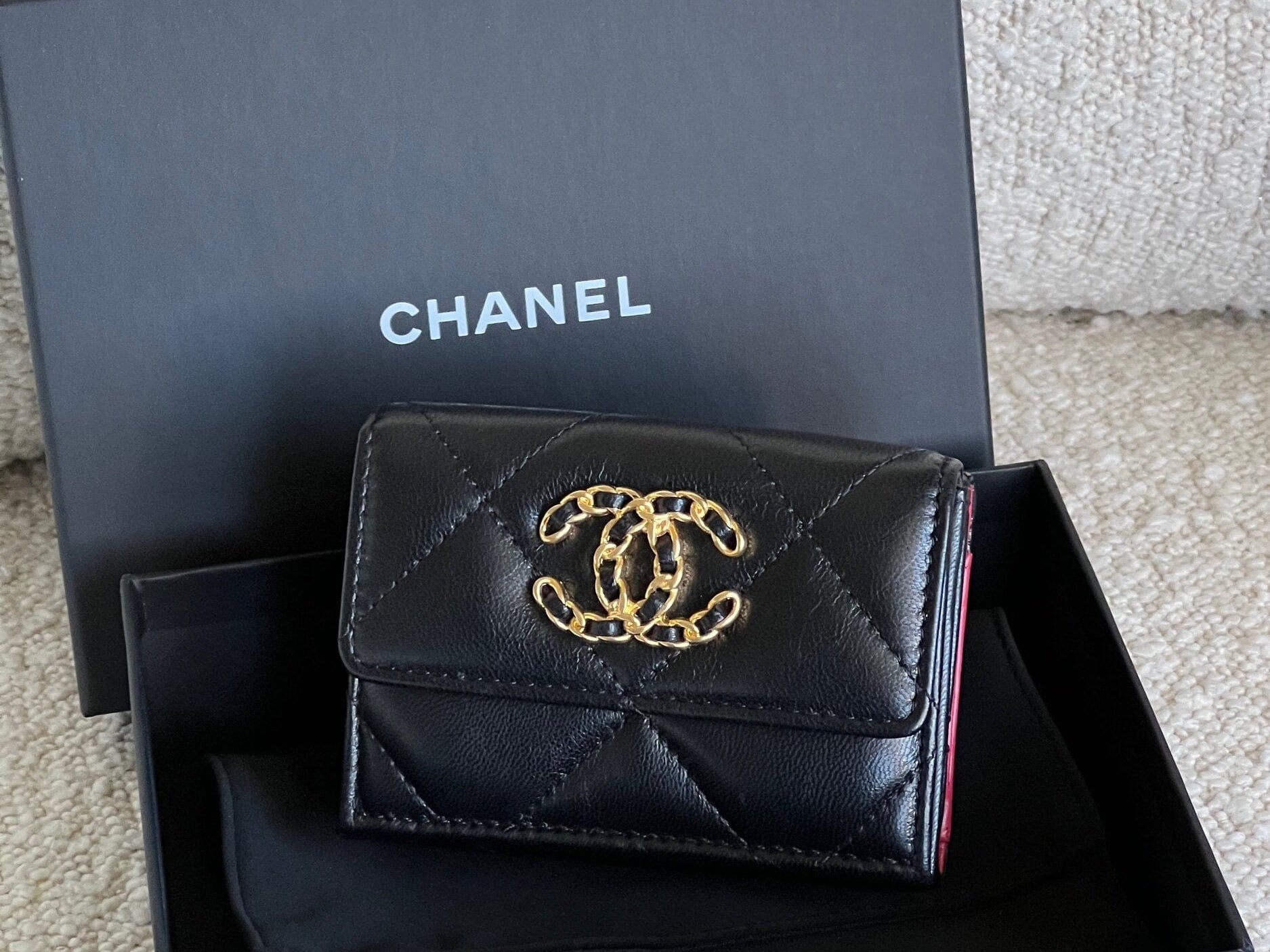 CHANEL Handbag Chanel 19 Flap Lambskin Coin Purse Black - Redeluxe