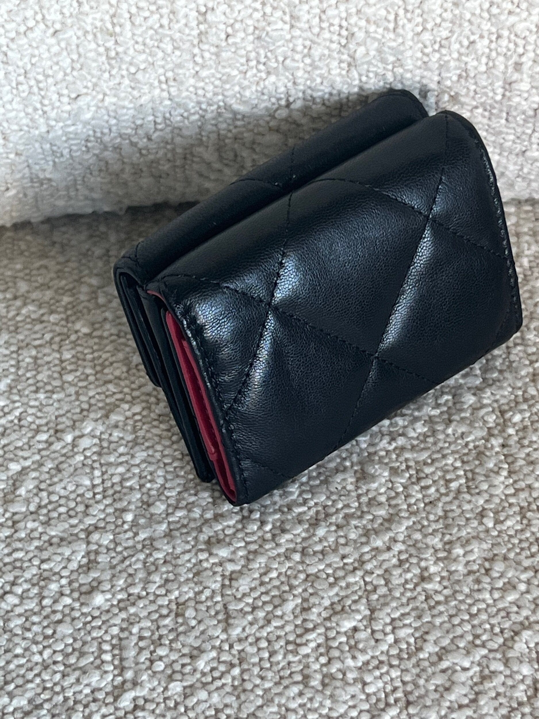 Chanel 19 Flap Lambskin Coin Purse Black – REDELUXE