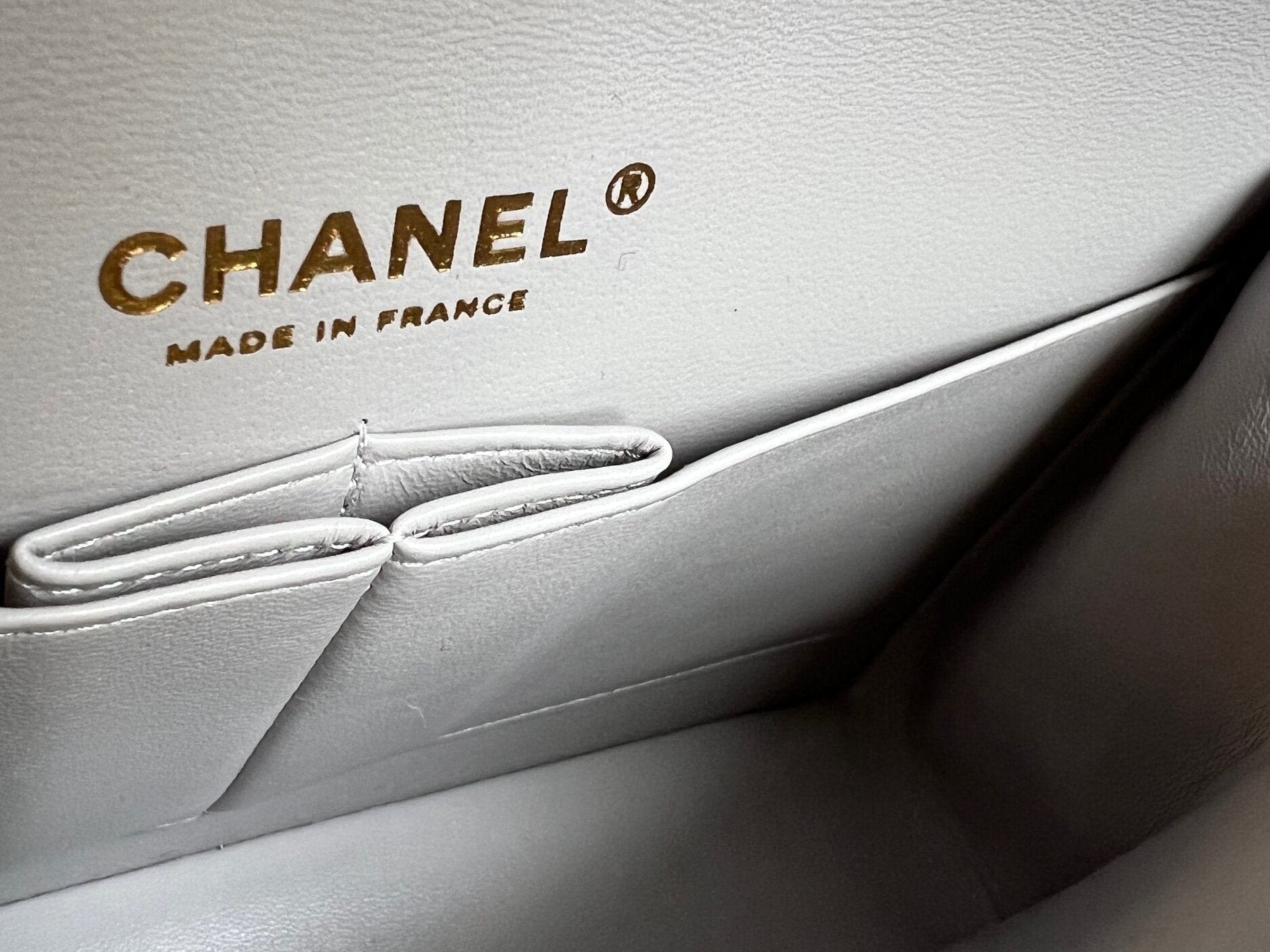 CHANEL Handbag Chanel 21A Grey Caviar Quilted Medium Classic Flap LGHW - Redeluxe