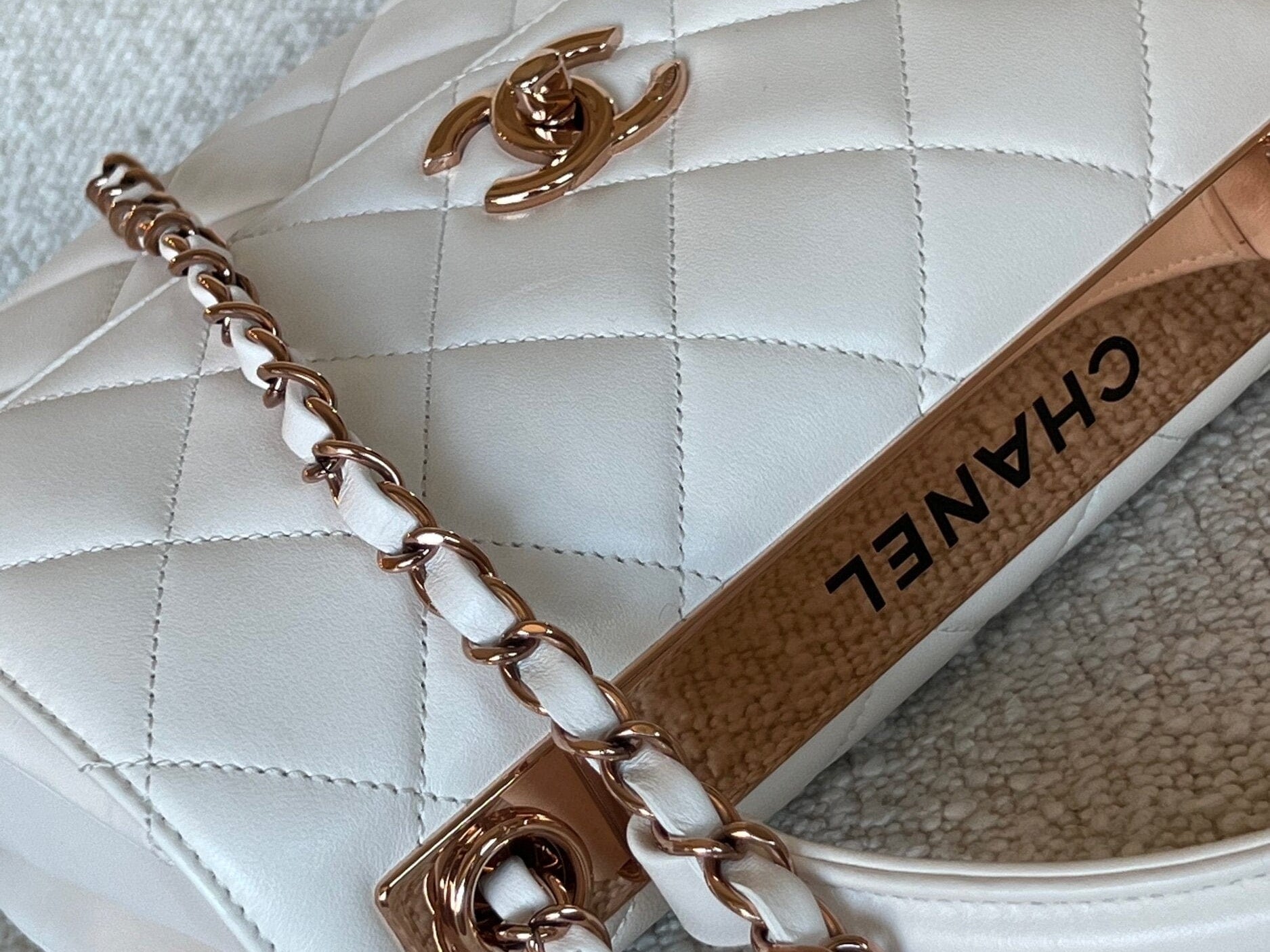 CHANEL Handbag Chanel 21B Small White Lambskin Quilted Trendy CC w/ Rose Gold Hardware - Redeluxe