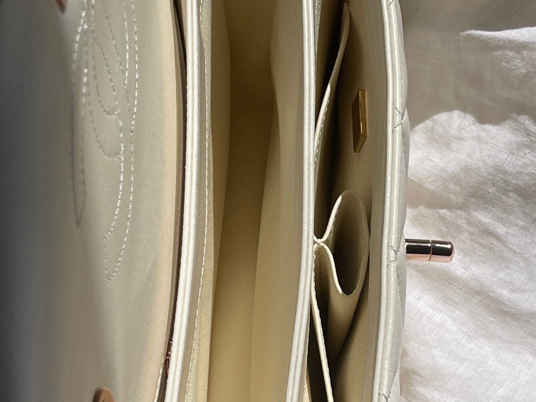 CHANEL Handbag Chanel 21B Small White Lambskin Quilted Trendy CC w/ Rose Gold Hardware - Redeluxe