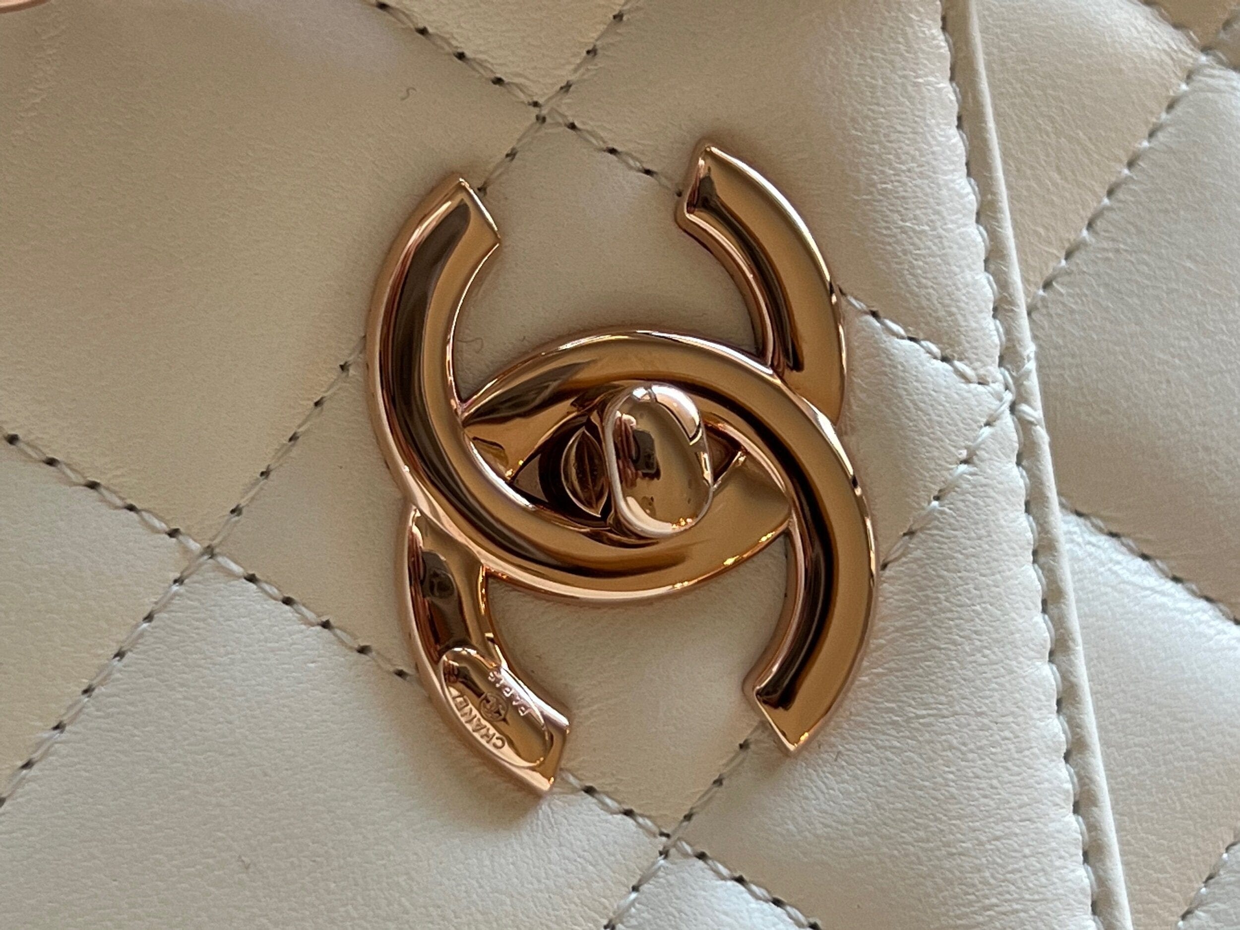 CHANEL Handbag Chanel 21B Small White Lambskin Quilted Trendy CC w/ Rose Gold Hardware - Redeluxe