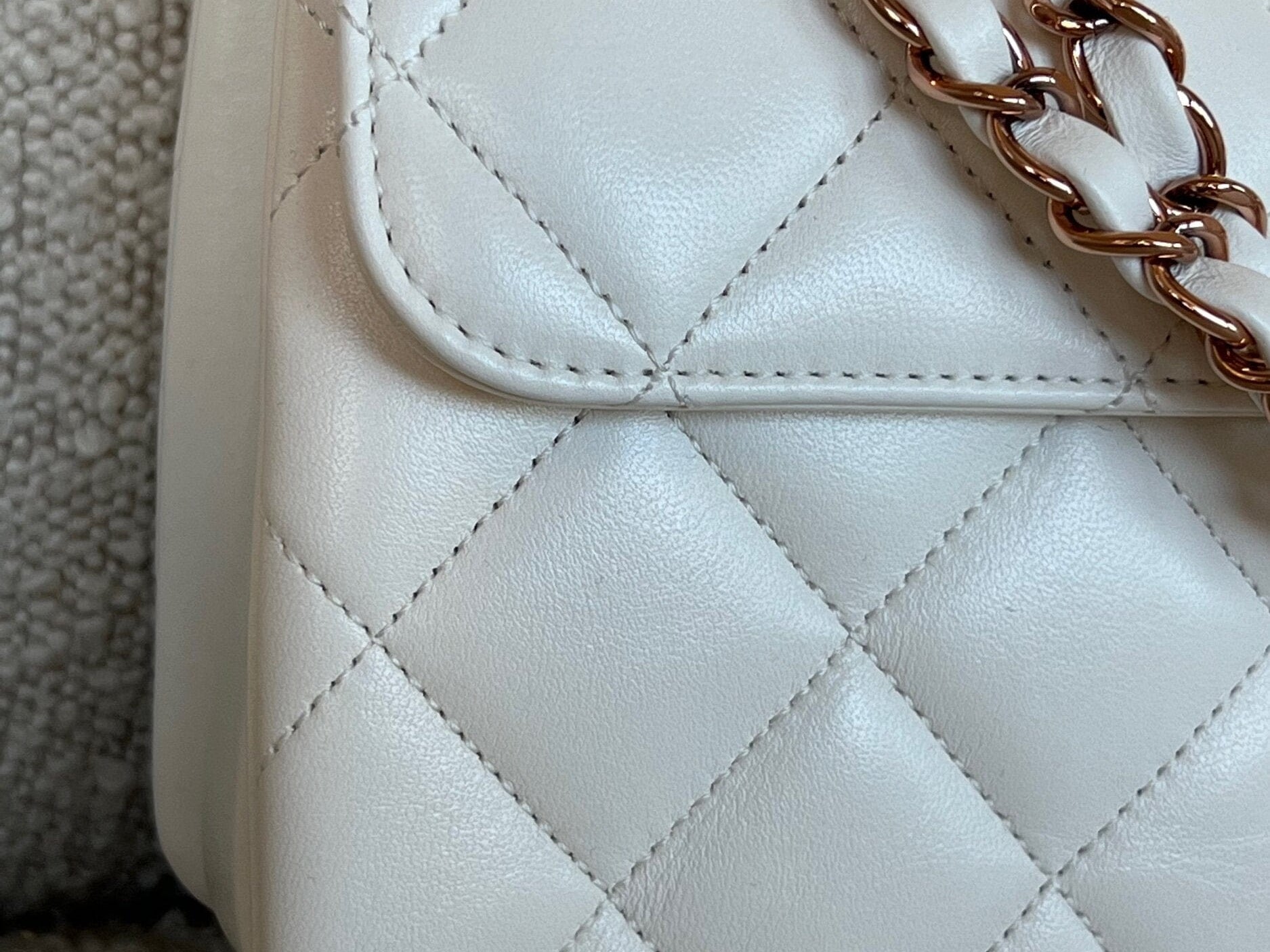 CHANEL Handbag Chanel 21B Small White Lambskin Quilted Trendy CC w/ Rose Gold Hardware - Redeluxe