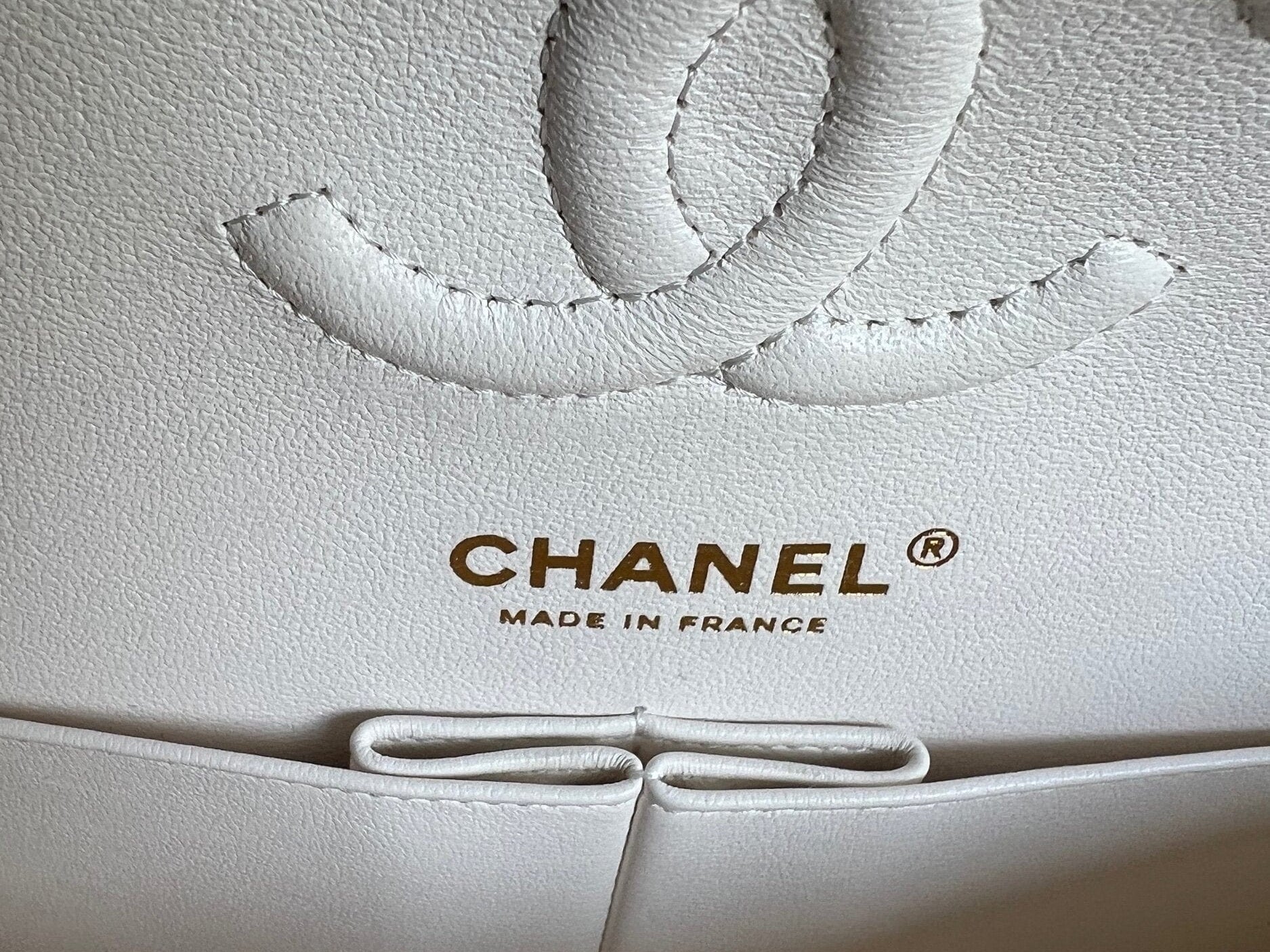 CHANEL Handbag Chanel 21B White Caviar Quilted Classic Flap Small LGHW - Redeluxe