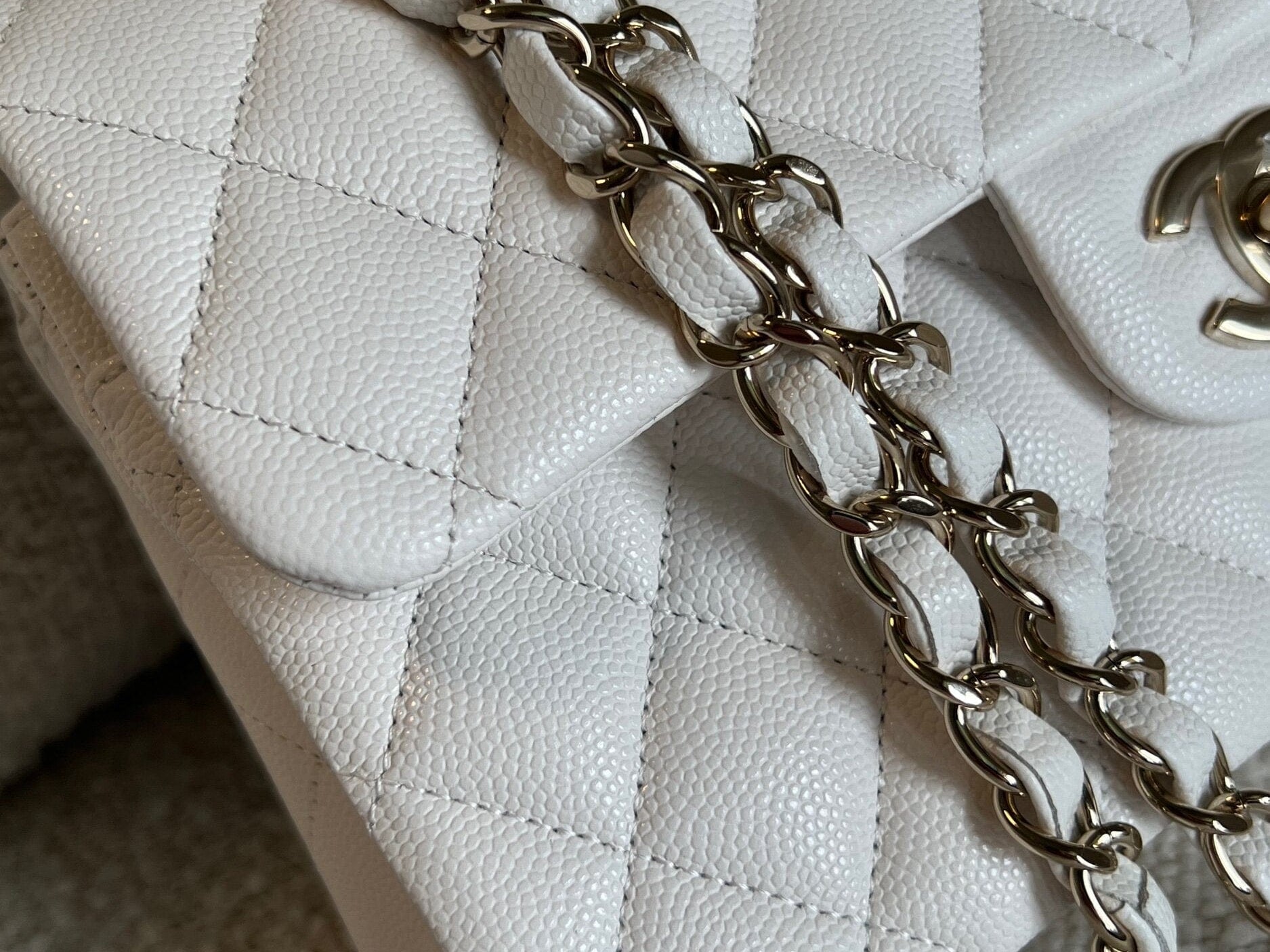CHANEL Handbag Chanel 21B White Caviar Quilted Classic Flap Small LGHW - Redeluxe
