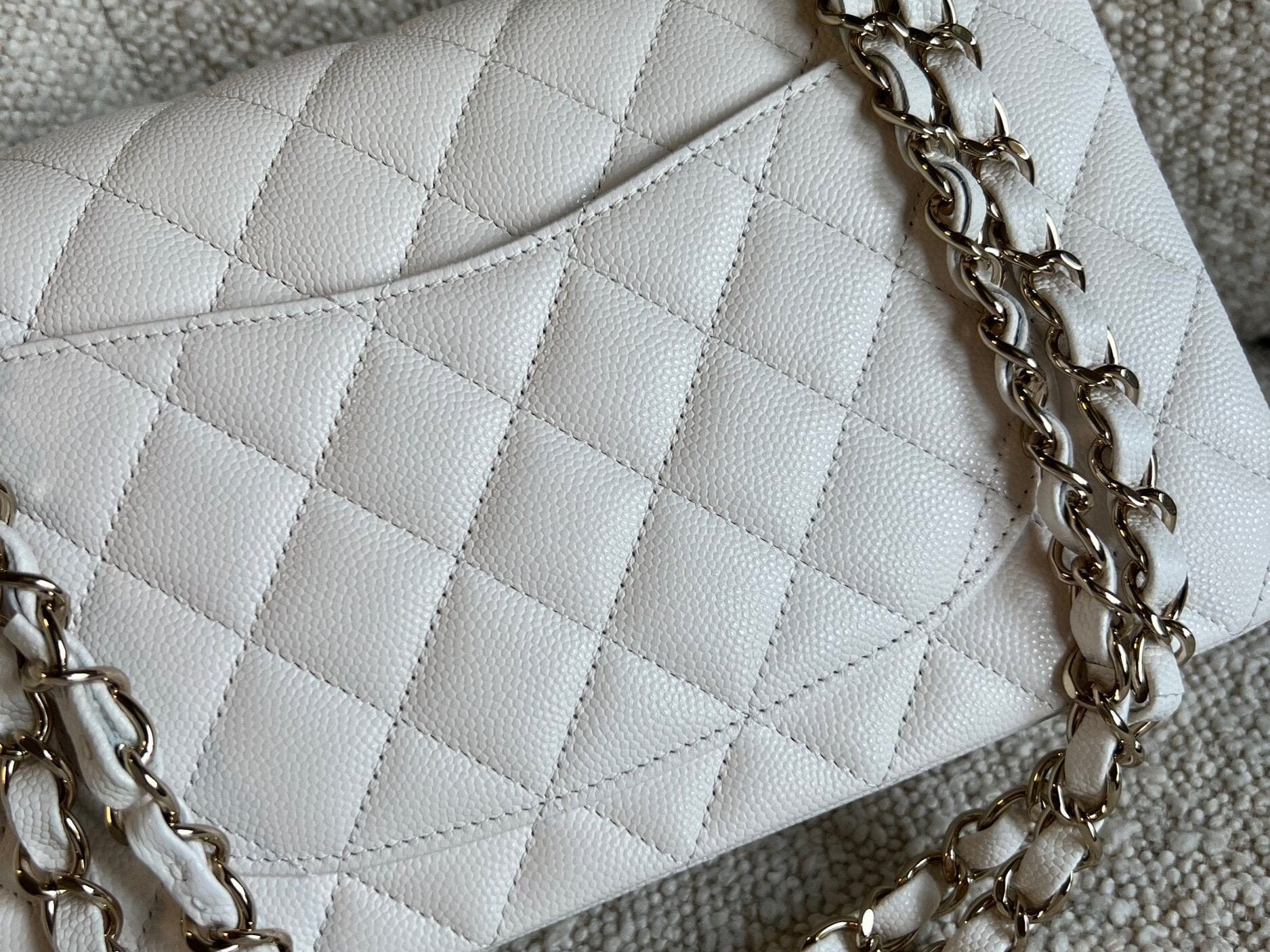 CHANEL Handbag Chanel 21B White Caviar Quilted Classic Flap Small LGHW - Redeluxe