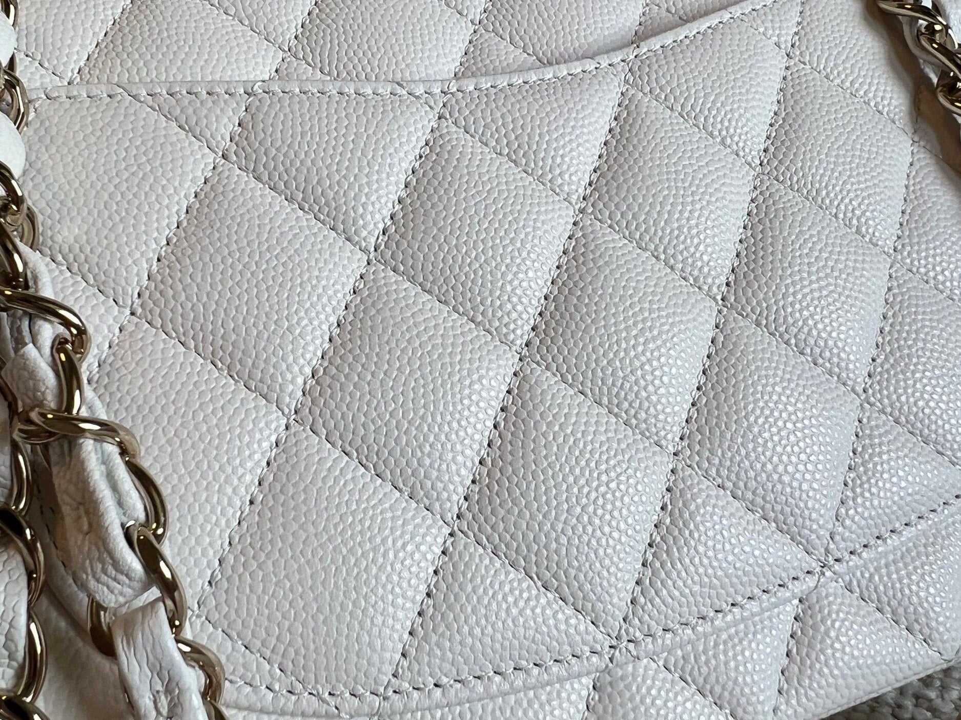 CHANEL Handbag Chanel 21B White Caviar Quilted Classic Flap Small LGHW - Redeluxe