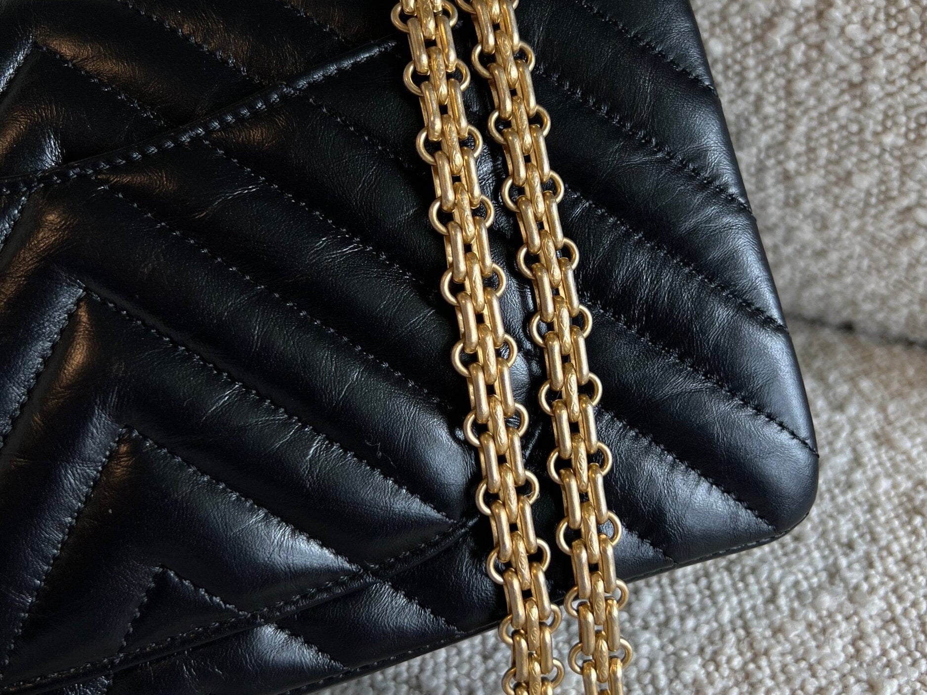 CHANEL Handbag Chanel 21K Reissue 2.55 Black Chevron Aged Calfskin Quilted 225 (Medium) AGHW - Redeluxe