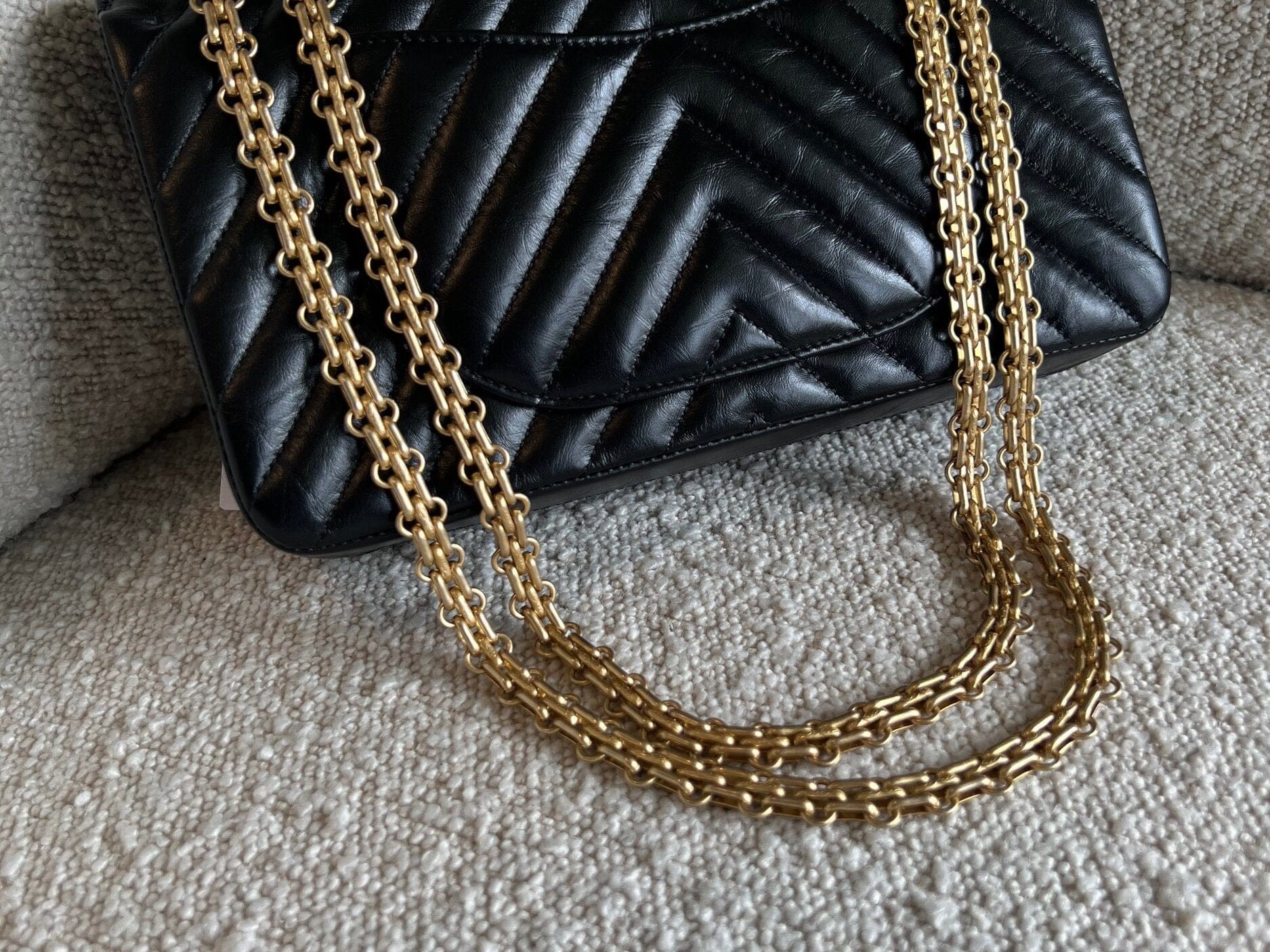 CHANEL Handbag Chanel 21K Reissue 2.55 Black Chevron Aged Calfskin Quilted 225 (Medium) AGHW - Redeluxe