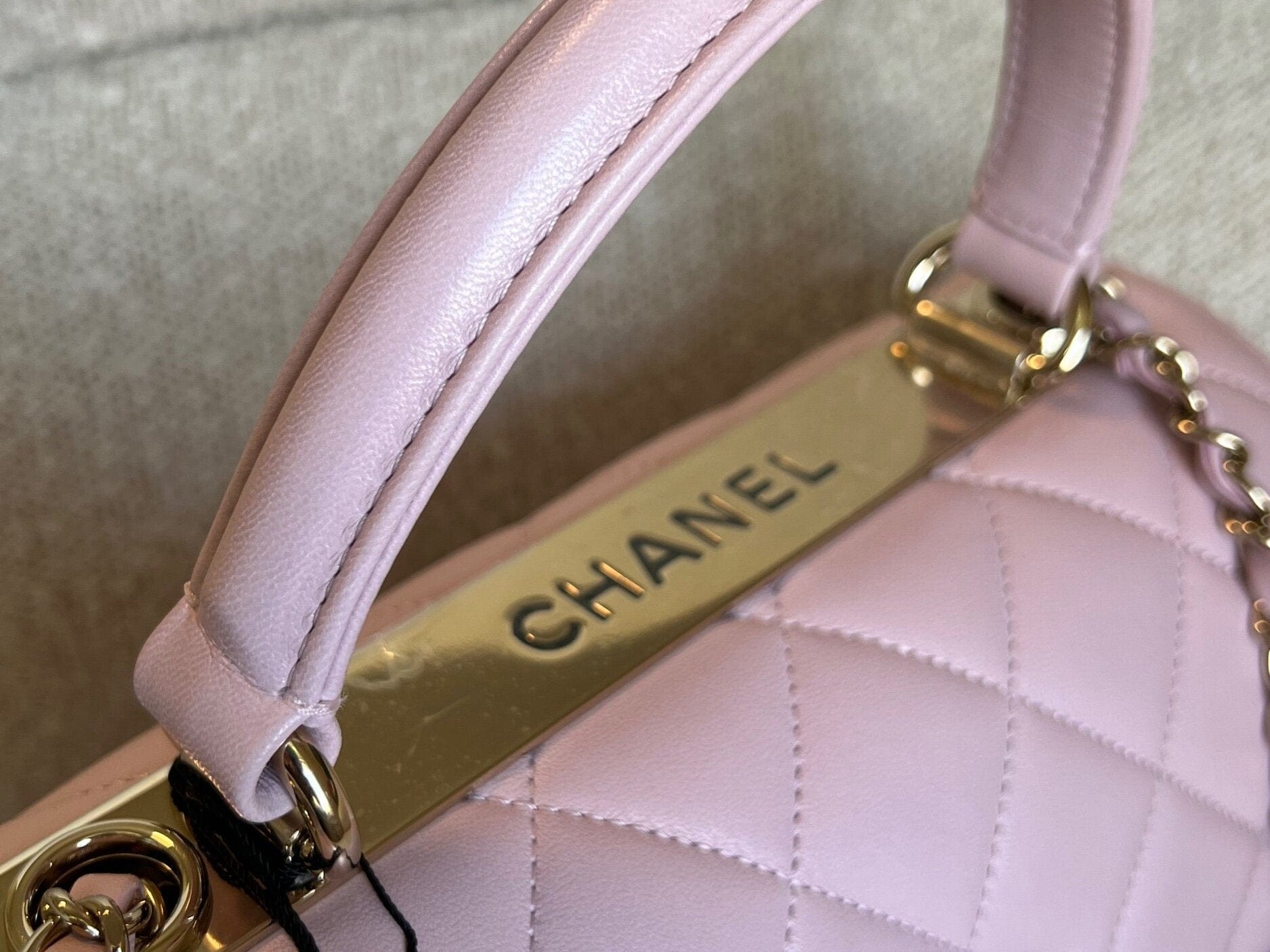 CHANEL Handbag Chanel 21S Small Light Pink Lambskin Quilted Trendy CC LGHW - Redeluxe
