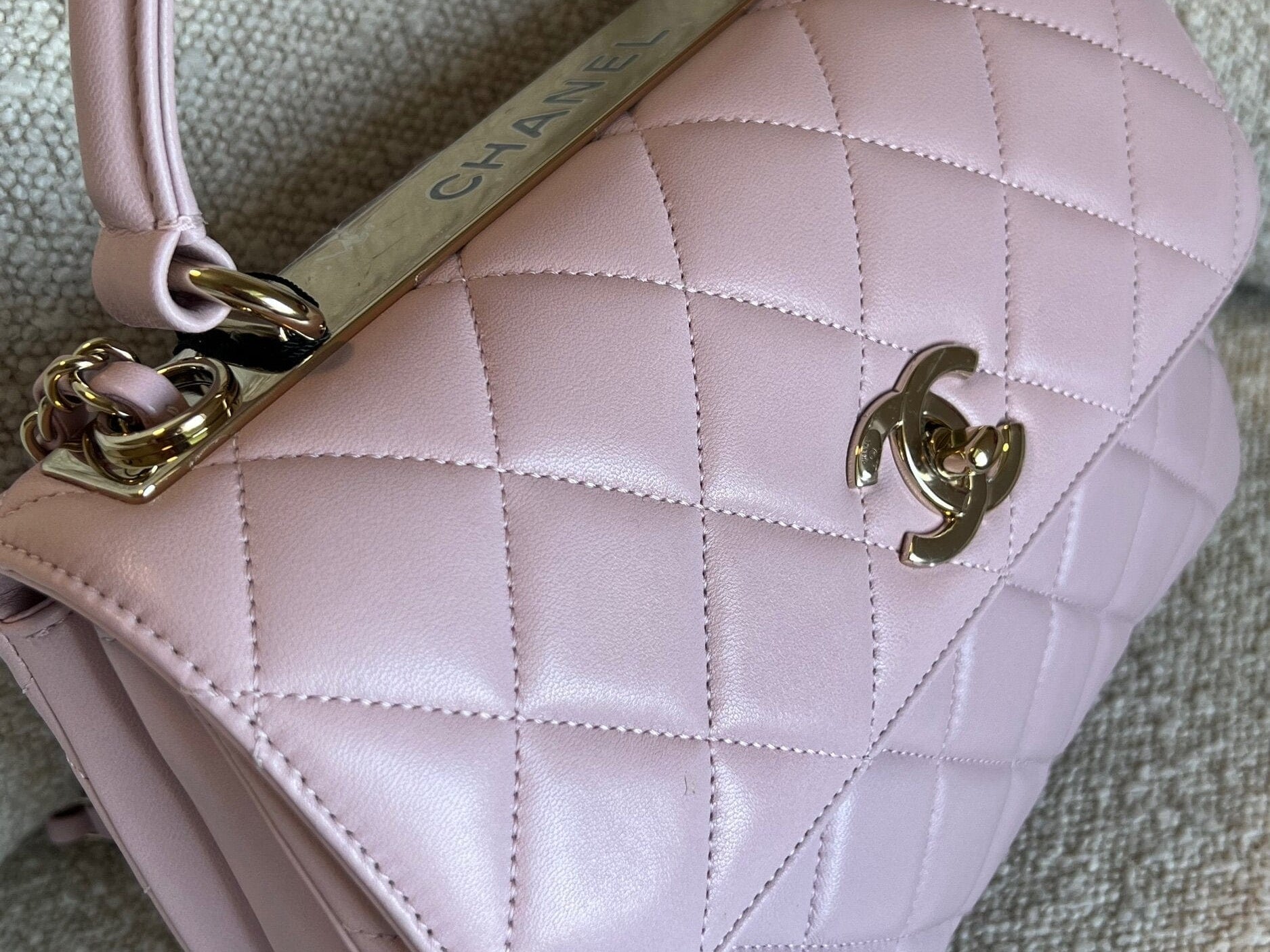 CHANEL Handbag Chanel 21S Small Light Pink Lambskin Quilted Trendy CC LGHW - Redeluxe