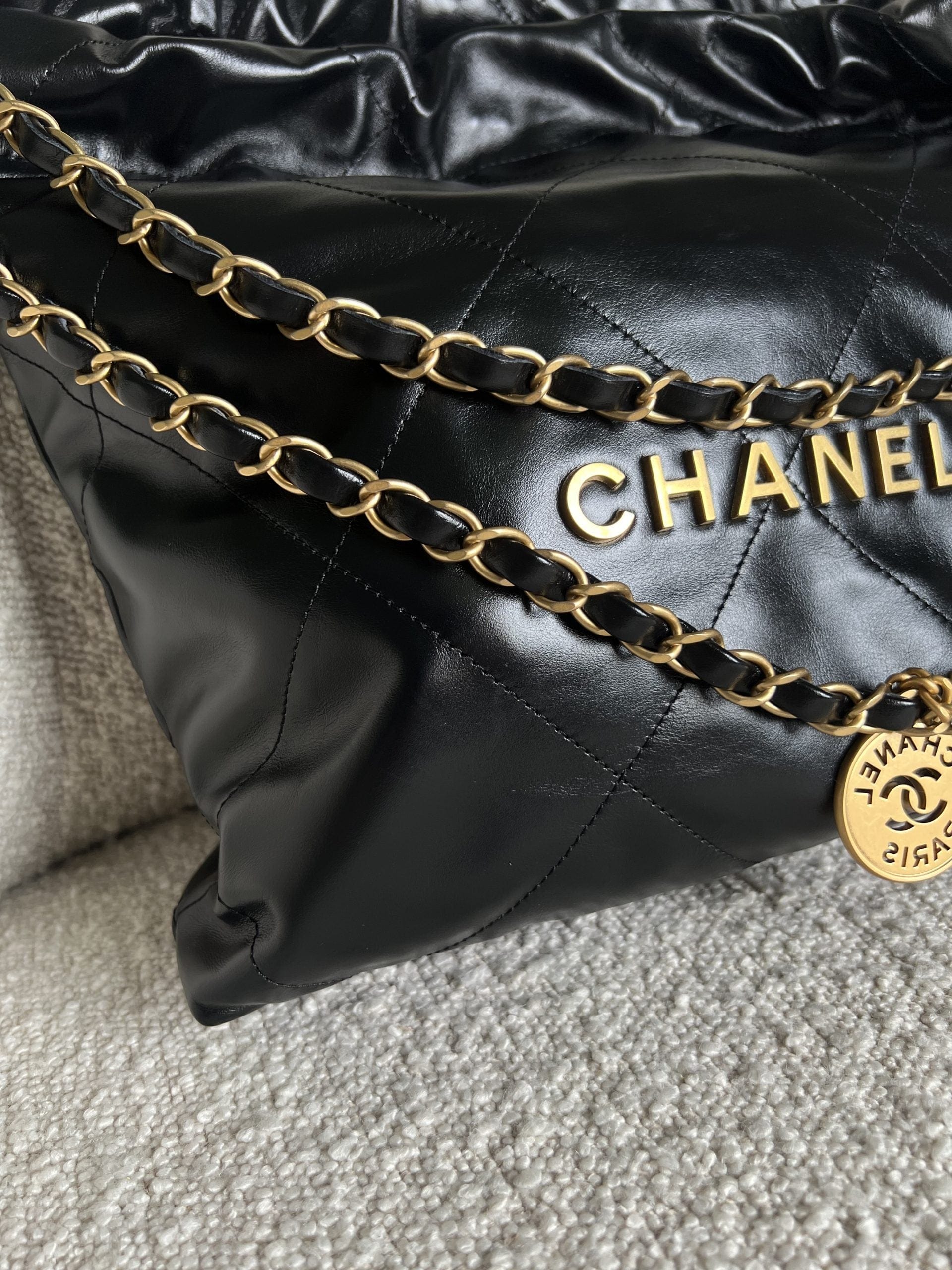 Chanel 22 Shiny Calfskin Quilted Drawstring Bag GHW – REDELUXE