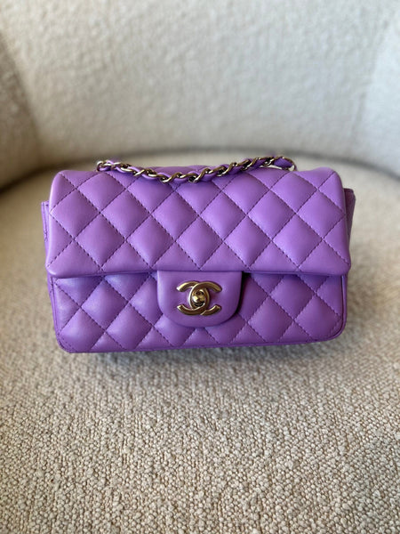 chanel-handbag-chanel-22s-