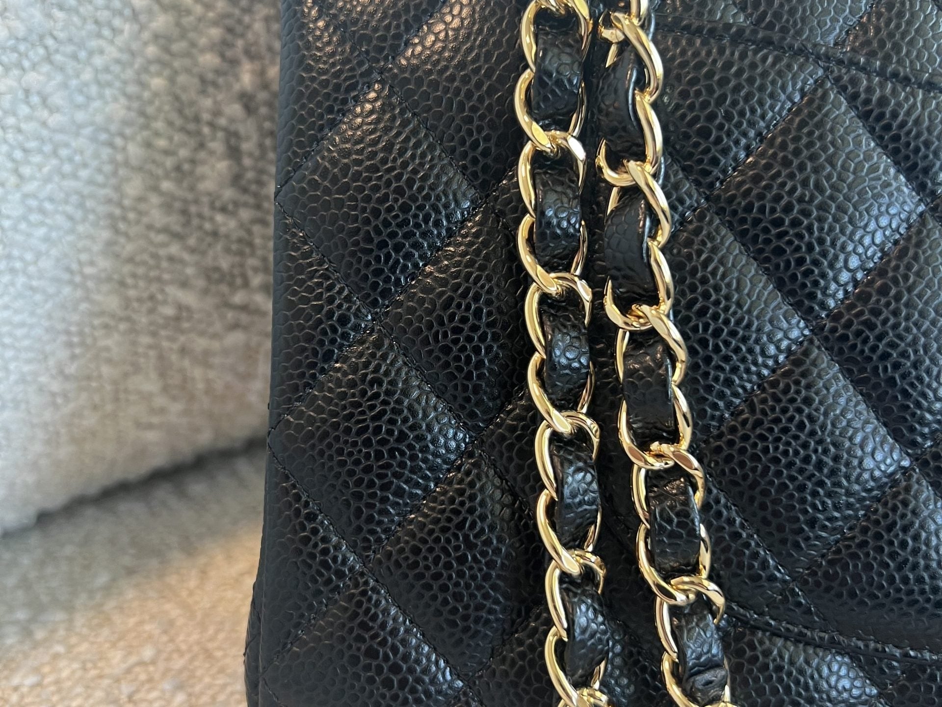 CHANEL Handbag Chanel Black Caviar Quilted Classic Flap Medium LGHW - Redeluxe