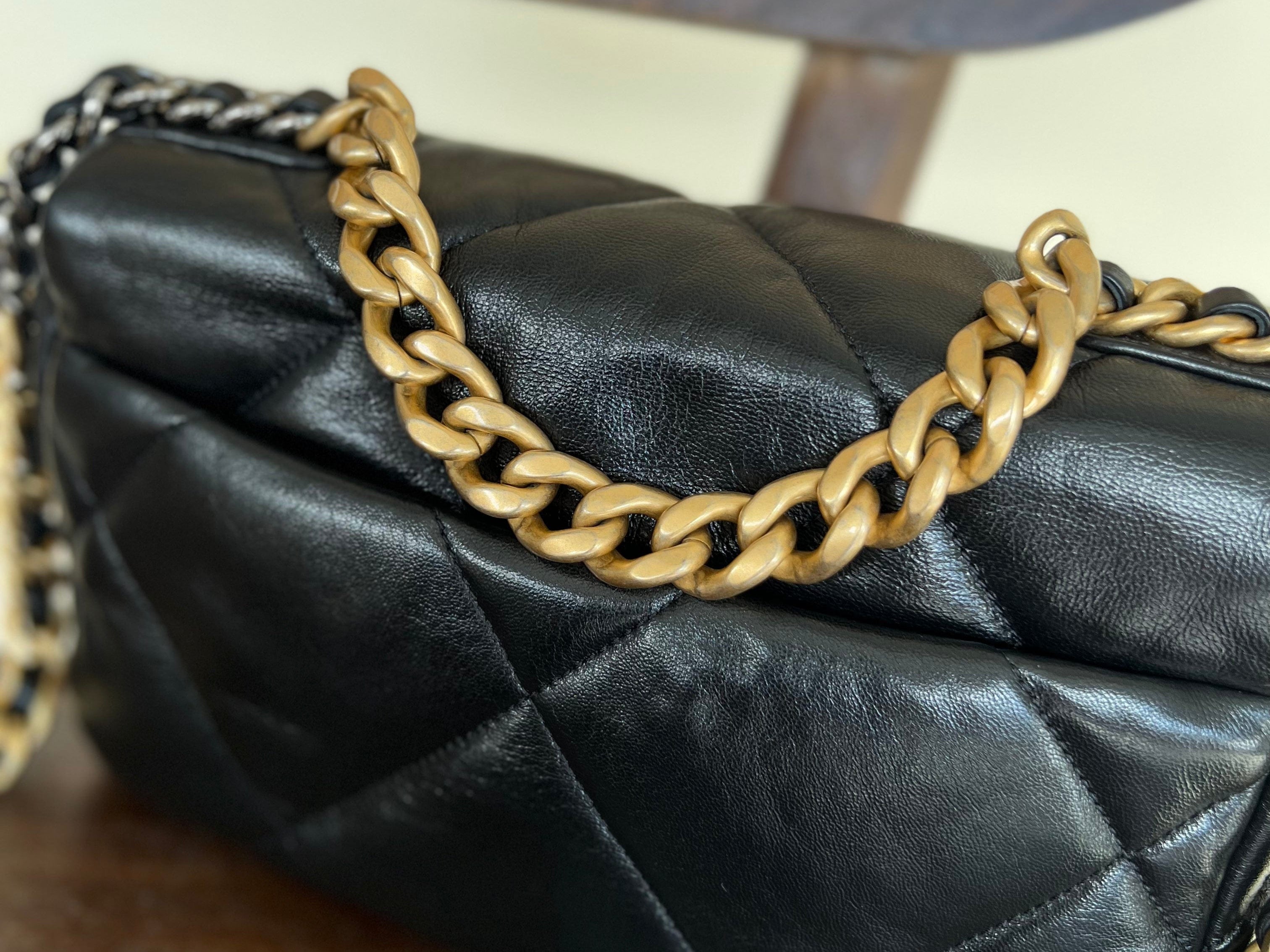 Chanel 19 black small hotsell