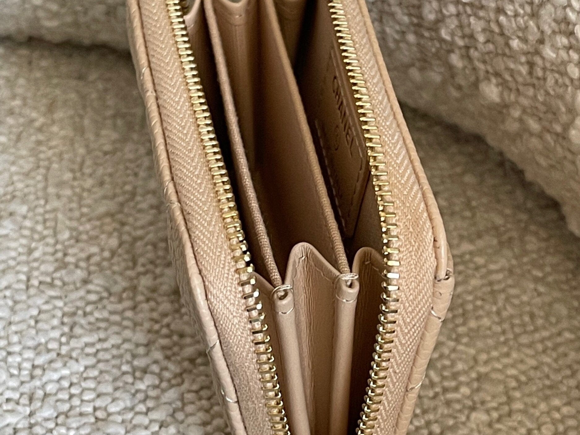 CHANEL Handbag Chanel Classic Zipped Coin Purse Beige - Redeluxe