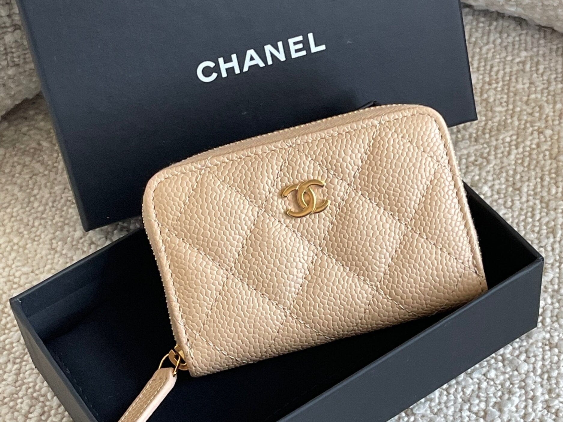 CHANEL Handbag Chanel Classic Zipped Coin Purse Beige - Redeluxe