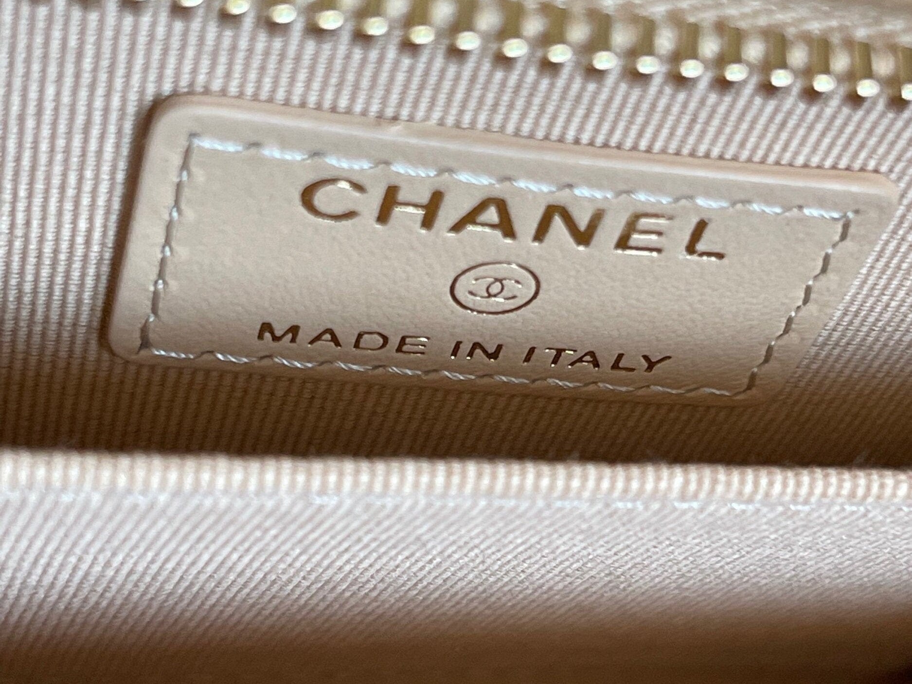 CHANEL Handbag Chanel Classic Zipped Coin Purse Beige - Redeluxe