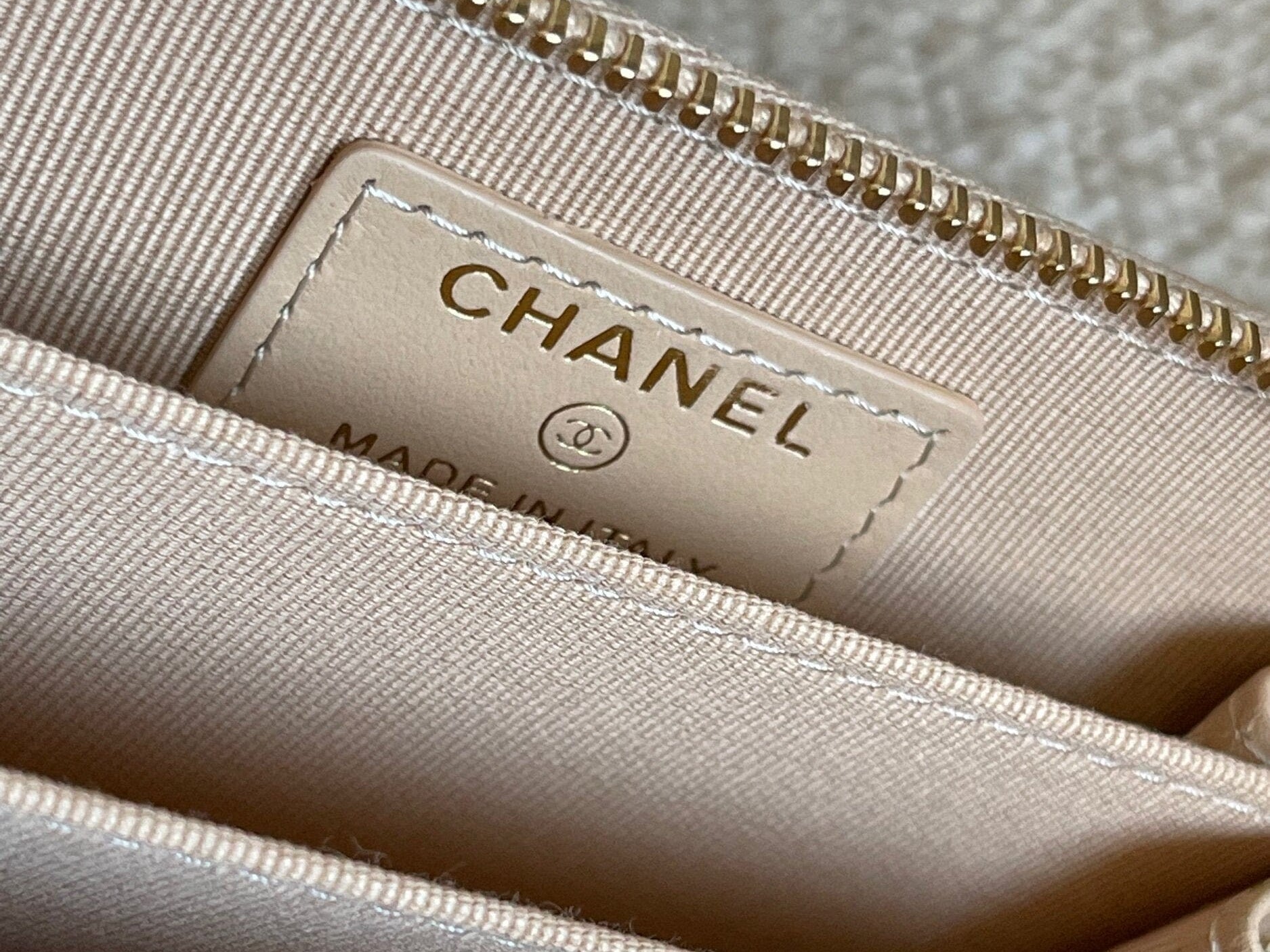 CHANEL Handbag Chanel Classic Zipped Coin Purse Beige - Redeluxe