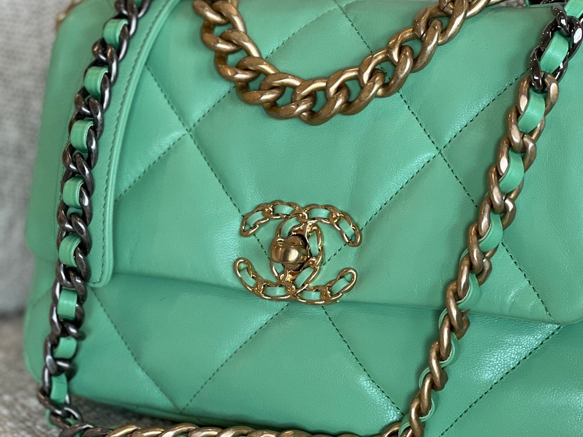 CHANEL Handbag Chanel Green Goatskin Quilted Small 19 Flap MHW - Redeluxe