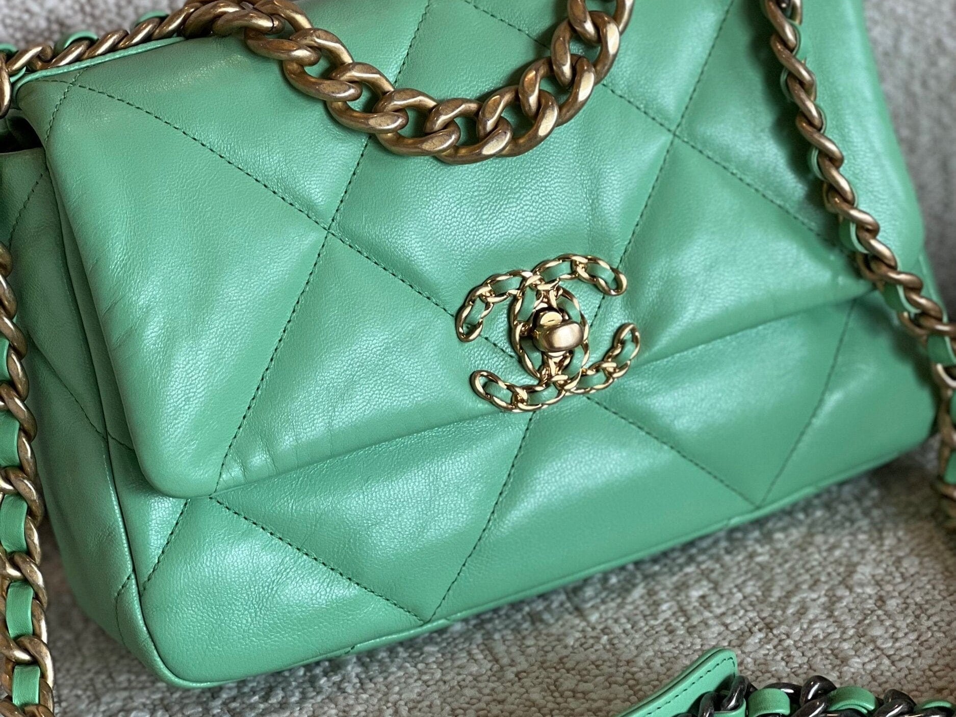 CHANEL Handbag Chanel Green Goatskin Quilted Small 19 Flap MHW - Redeluxe