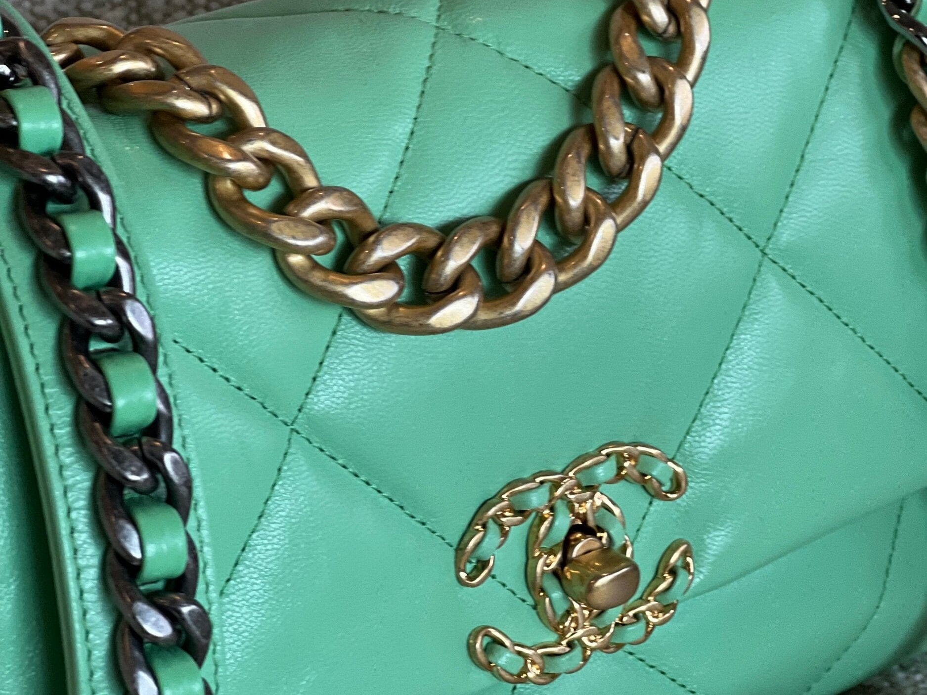 CHANEL Handbag Chanel Green Goatskin Quilted Small 19 Flap MHW - Redeluxe
