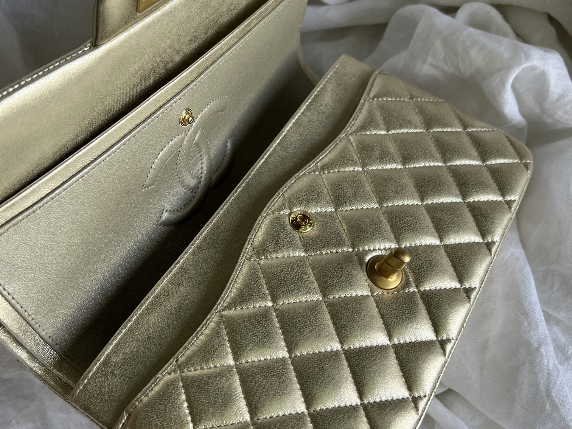 CHANEL Handbag Chanel Metallic Gold Lambskin Quilted Classic Flap Medium AGHW - Redeluxe