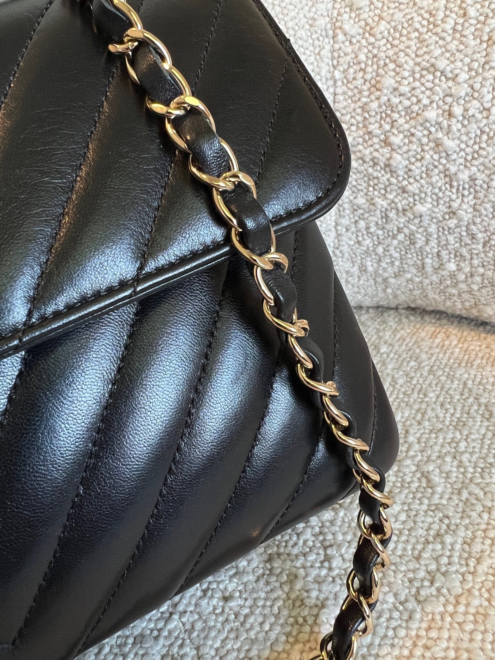 Chanel Small Black Lambskin Chevron Trendy CC LGHW – REDELUXE