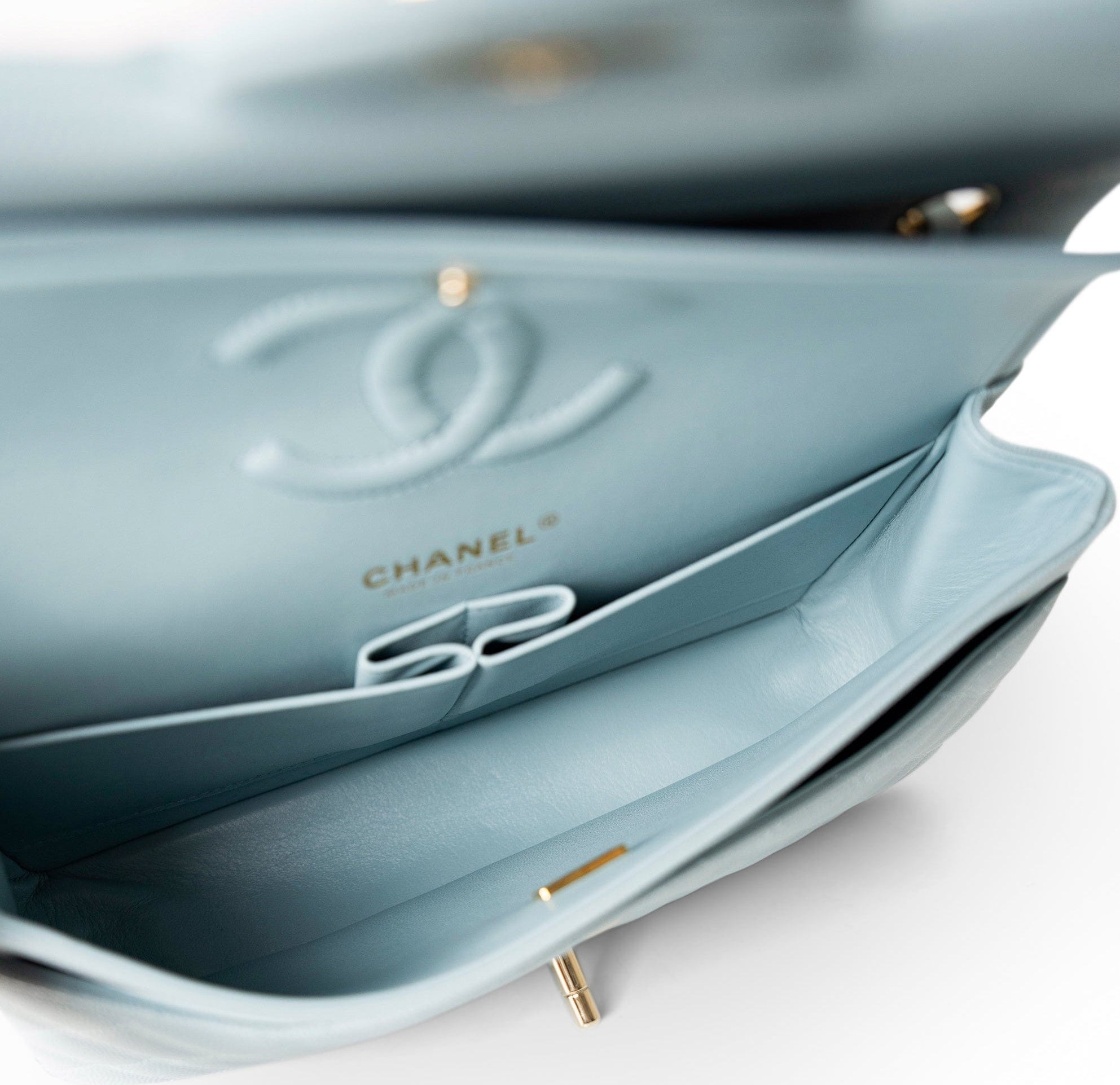 CHANEL Handbag Classic flap / Blue 22P Light Blue Caviar Quilted Classic Flap Medium Light Gold Hardware - Redeluxe