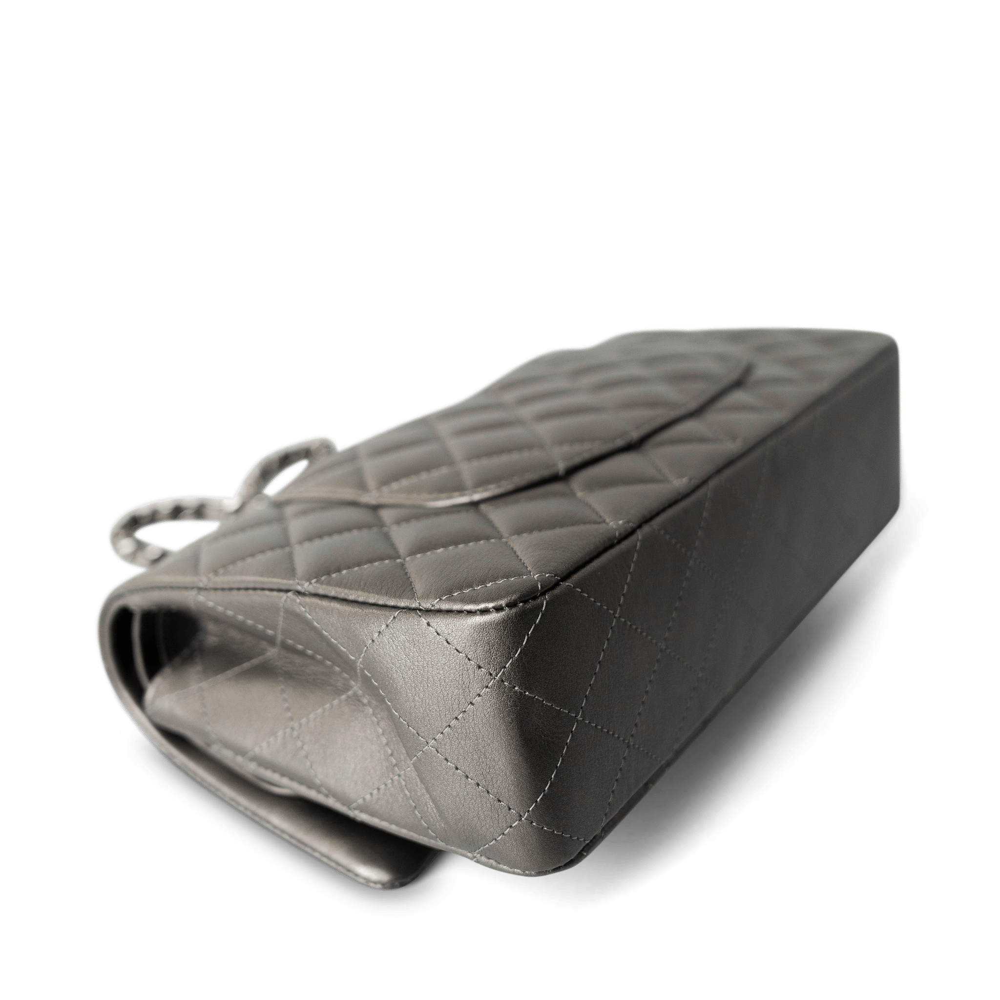 CHANEL Handbag Classic flap / Grey 21B Metallic Ruthenium Lambskin Quilted Classic Flap Medium Ruthenium Hardware - Redeluxe