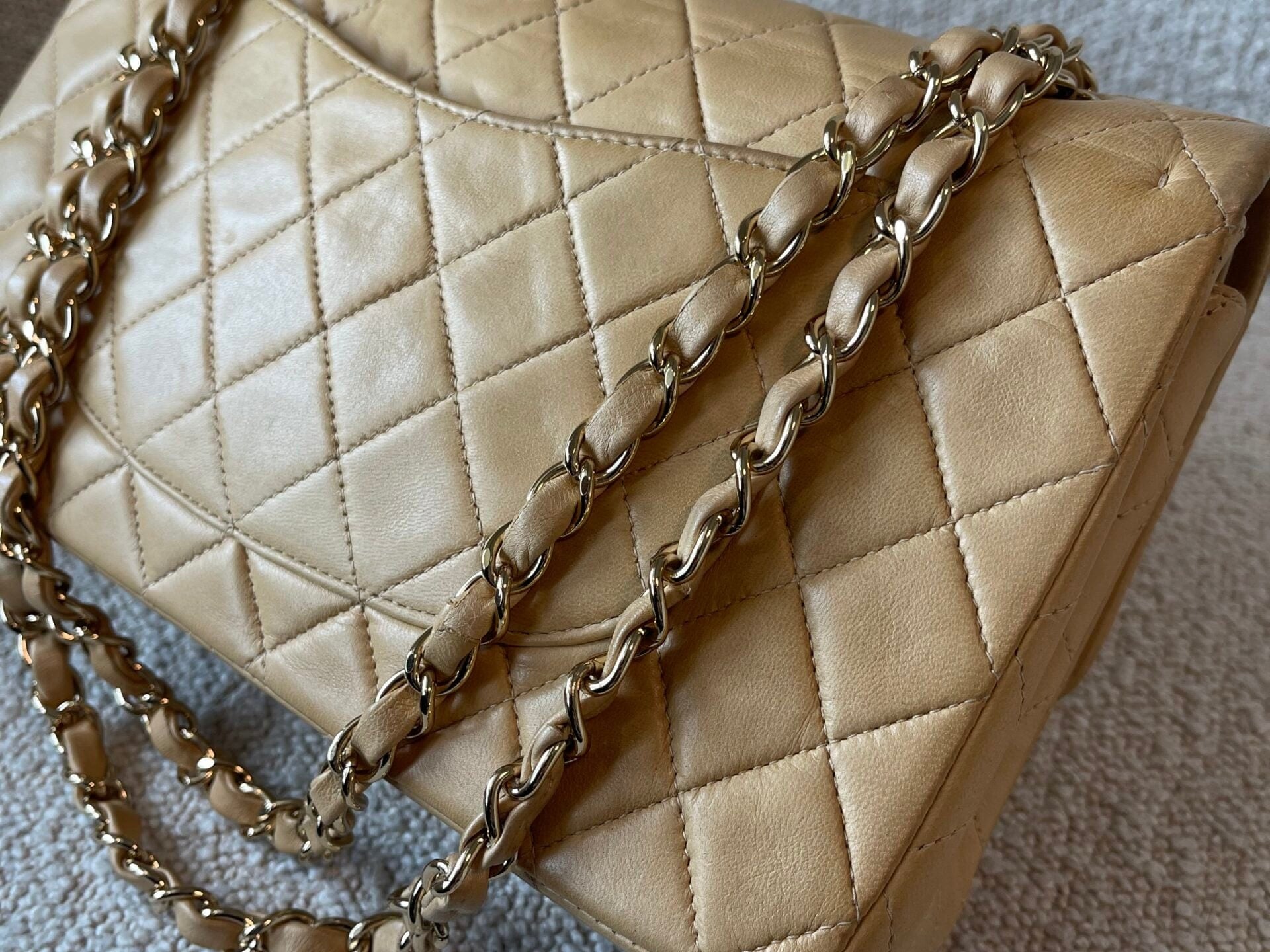 CHANEL Handbag Cream Vintage Beige Lambskin Quilted Classic Flap Medium GHW - Redeluxe