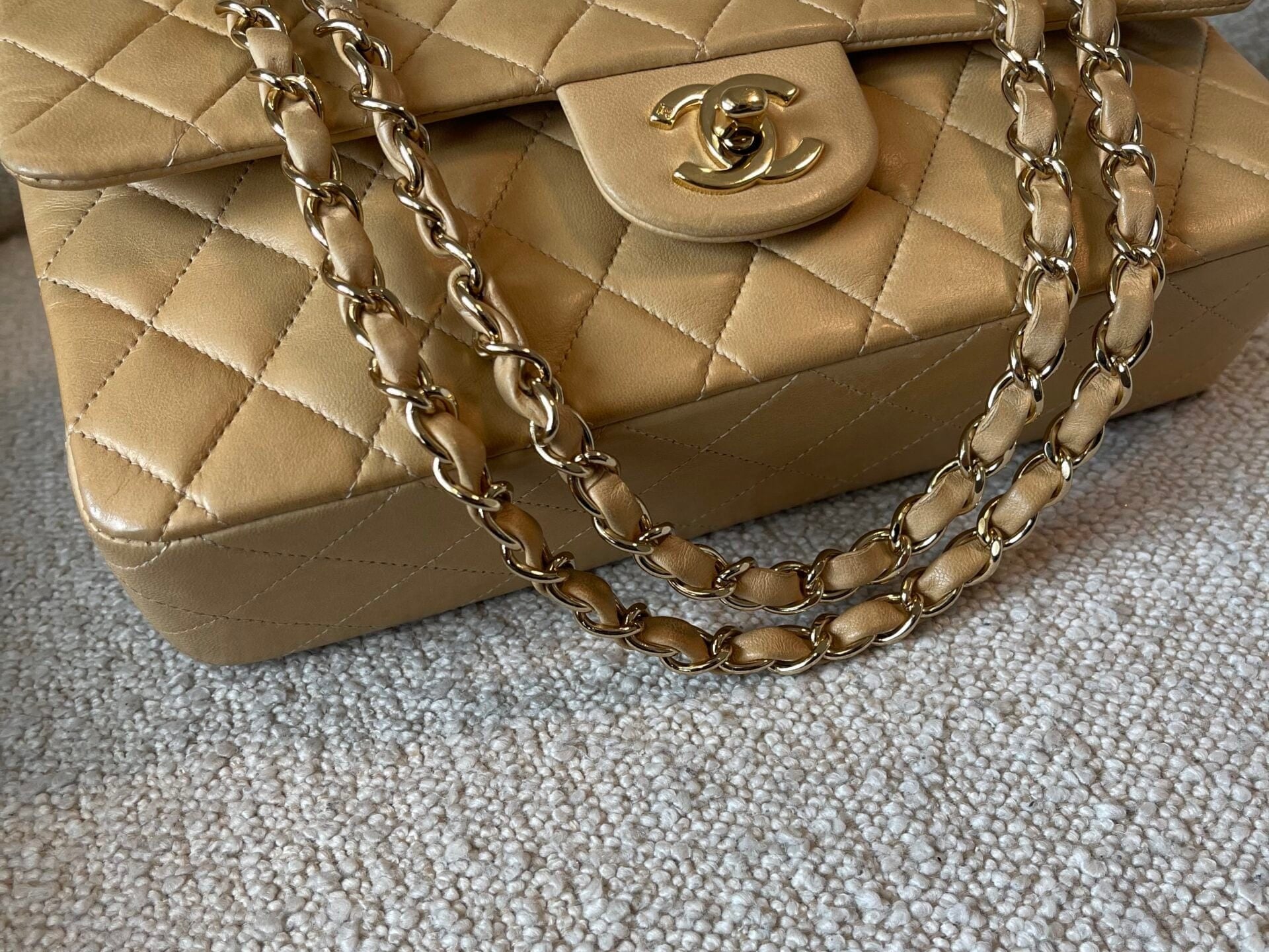 CHANEL Handbag Cream Vintage Beige Lambskin Quilted Classic Flap Medium GHW - Redeluxe