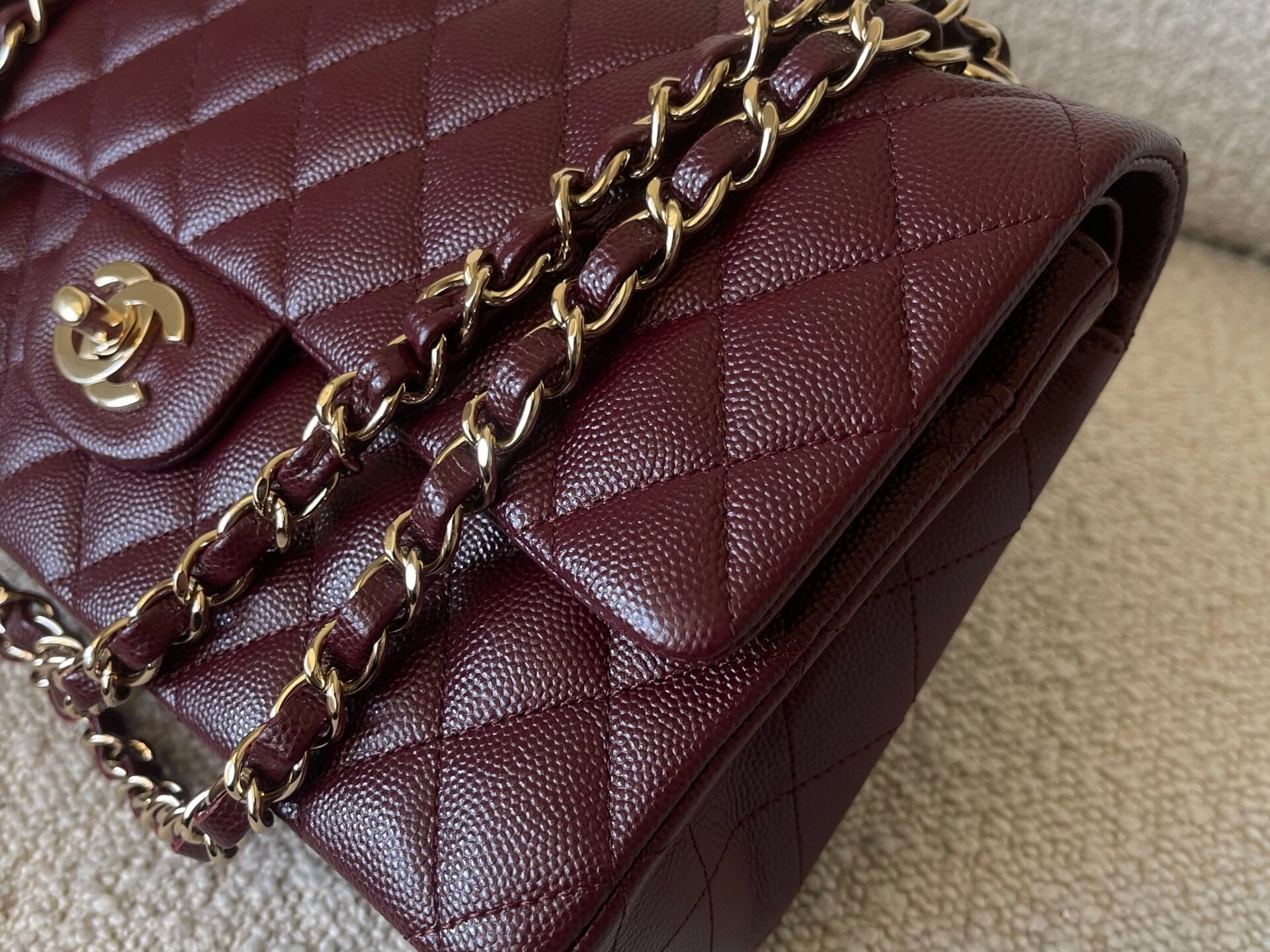 CHANEL Handbag Dark Red/Maroon Caviar Quilted Classic Flap Medium LGHW - Redeluxe