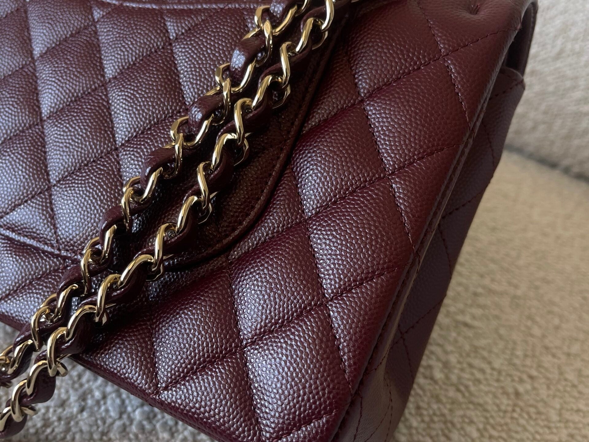 CHANEL Handbag Dark Red/Maroon Caviar Quilted Classic Flap Medium LGHW - Redeluxe